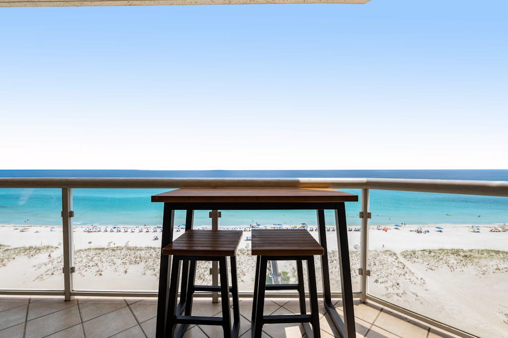 Oceanfront Condo with Free WiFi, Central AC, W&D, Shared Hot Tub, Outdoor Pool, Gym