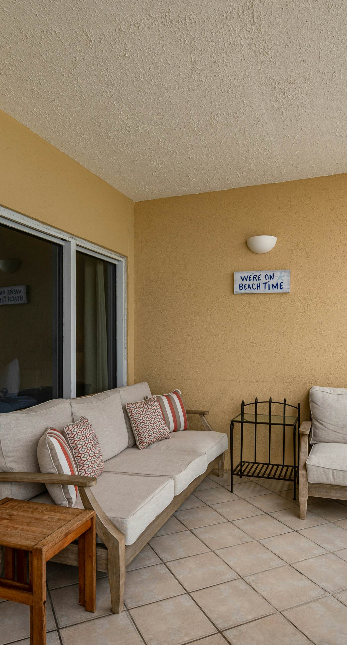 Oceanfront Condo with Free WiFi, Central AC, W&D, Shared Hot Tub, Outdoor Pool, Gym