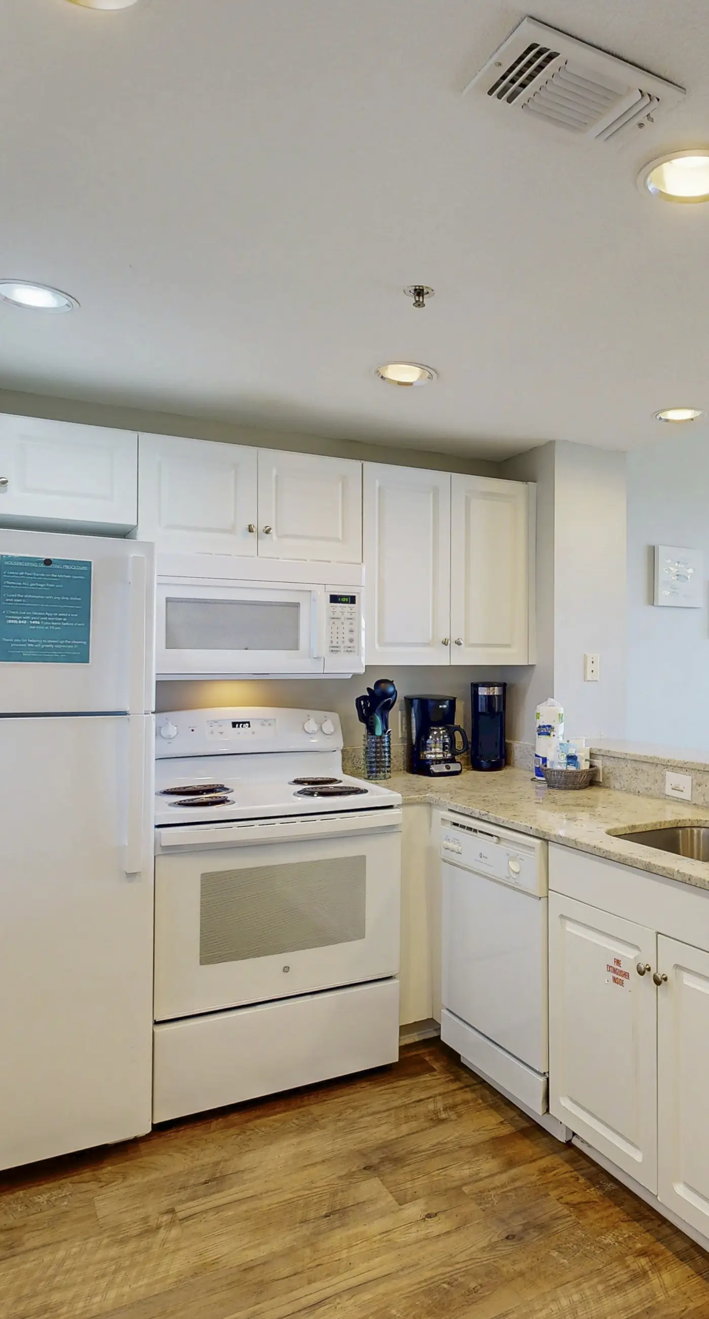 Ocean-View Getaway with Two Shared Pools, Gym & Beach Access