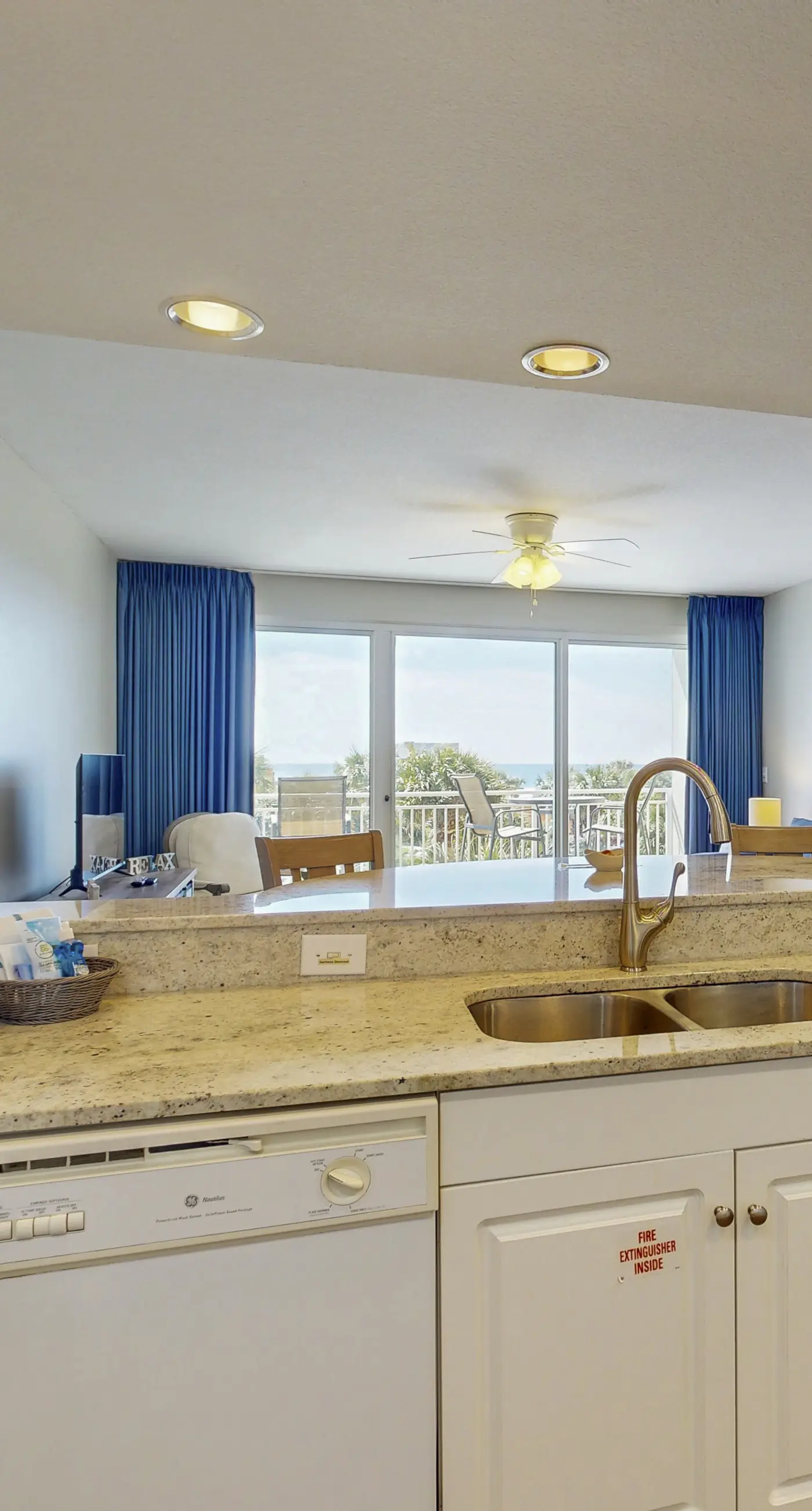 Ocean-View Getaway with Two Shared Pools, Gym & Beach Access