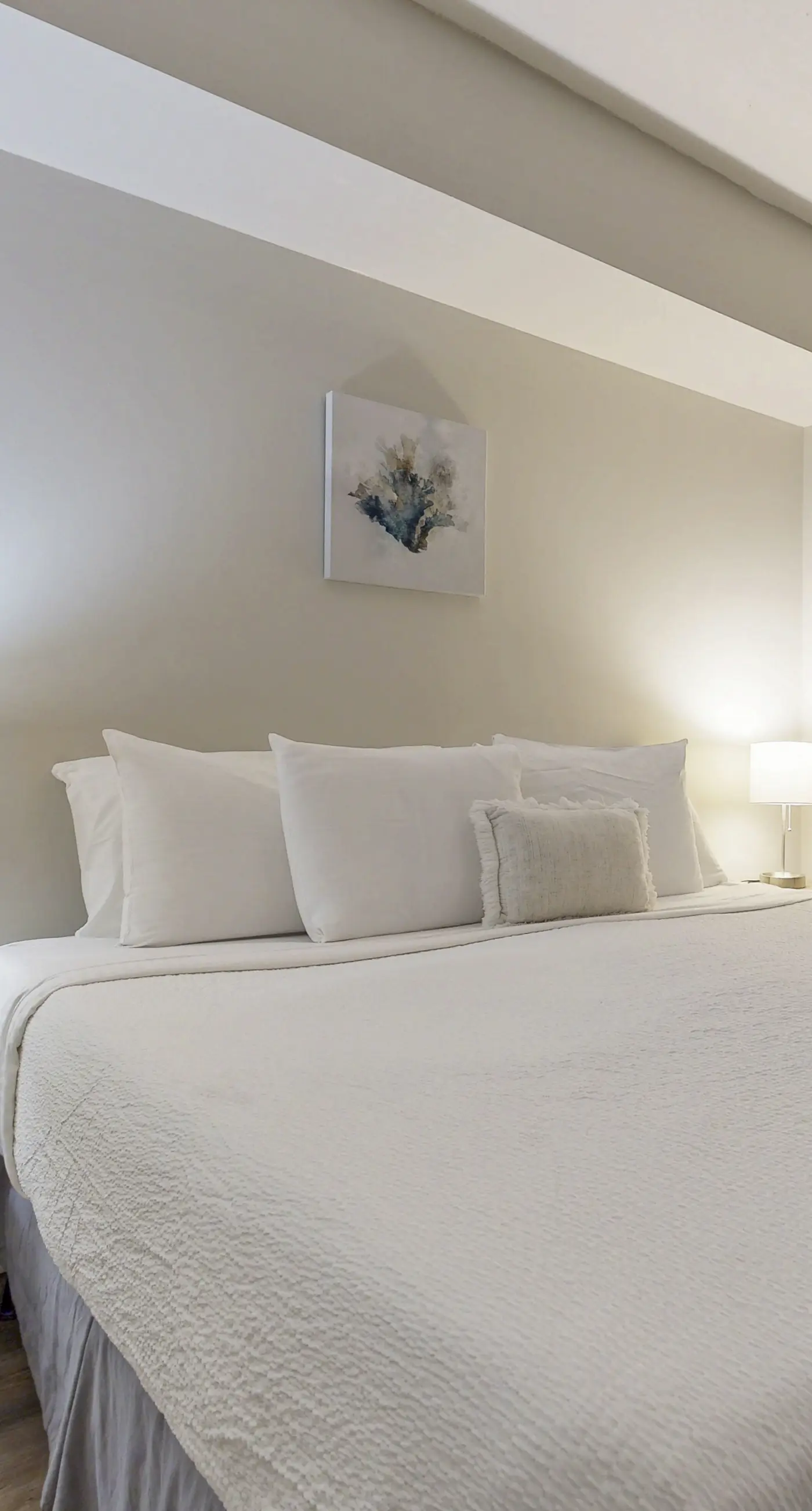 Ocean-View Getaway with Two Shared Pools, Gym & Beach Access