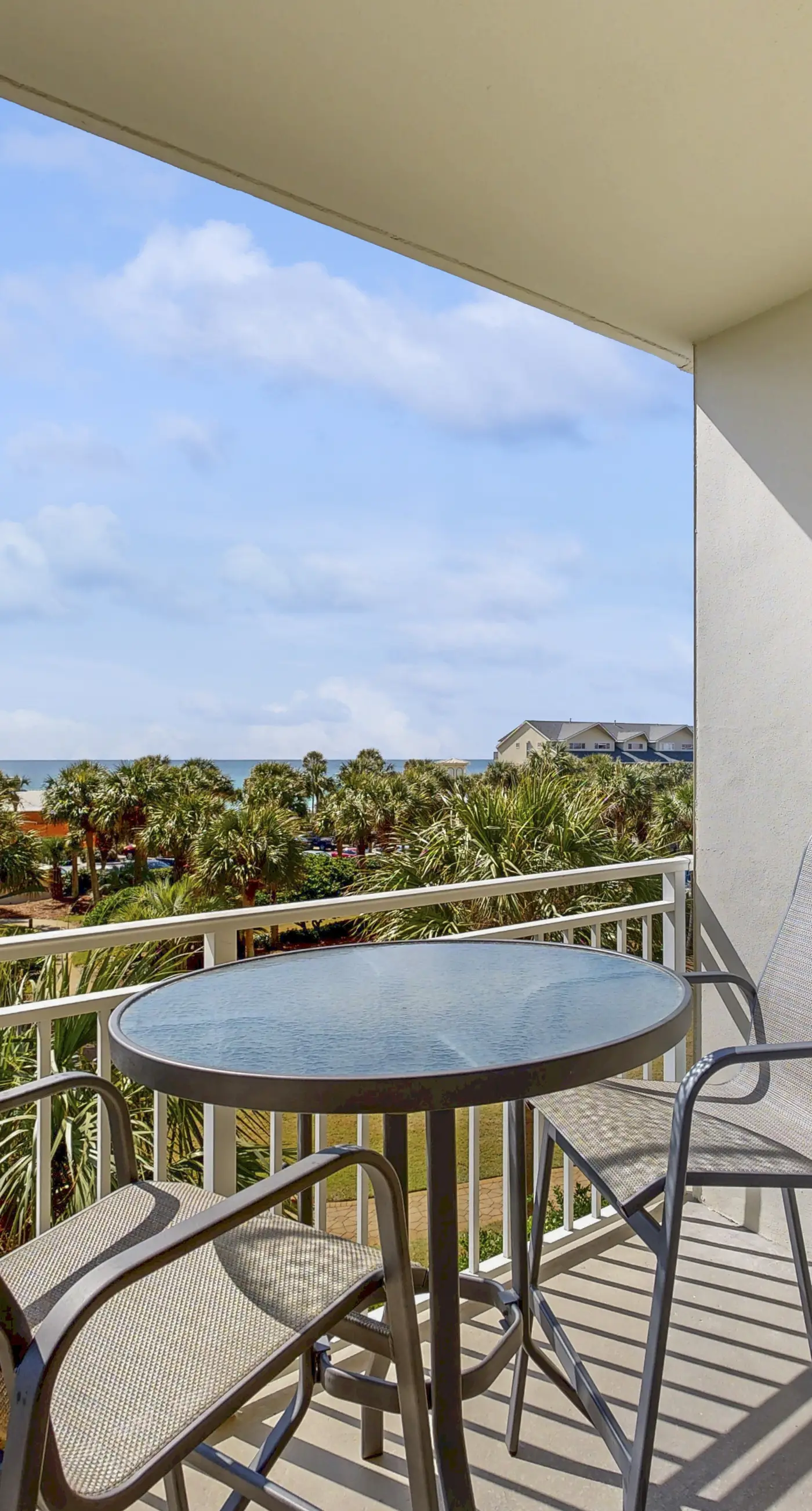 Ocean-View Getaway with Two Shared Pools, Gym & Beach Access