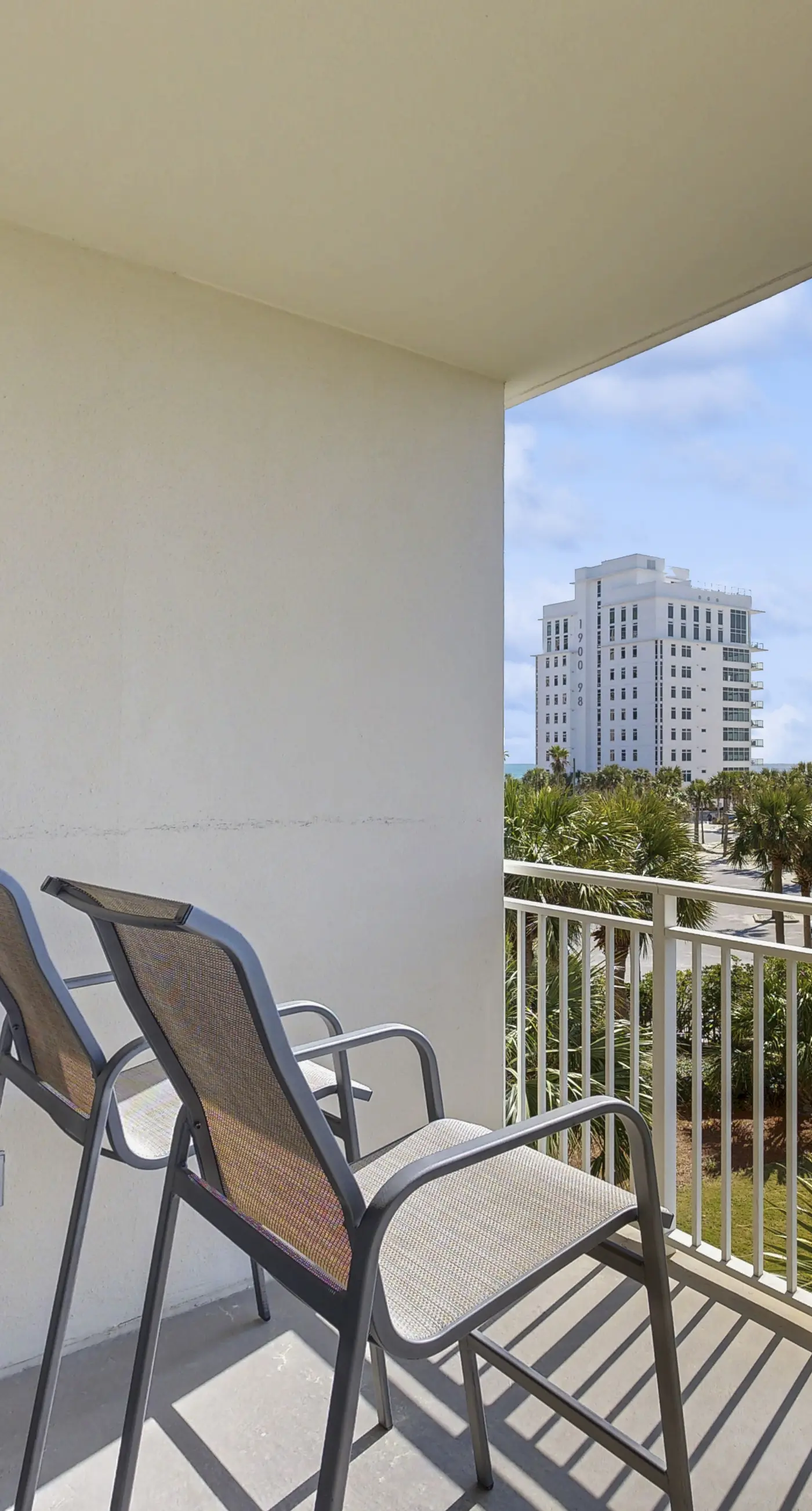 Ocean-View Getaway with Two Shared Pools, Gym & Beach Access