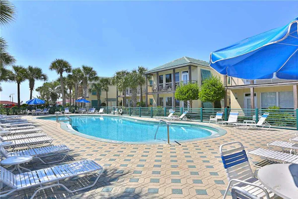 Beautiful lakefront condo with WiFi, beach views, & pool