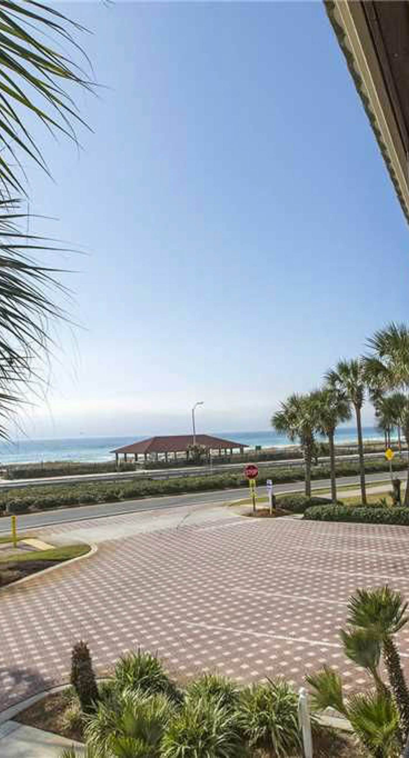 Lakefront condo with WiFi, water&beach views, pool