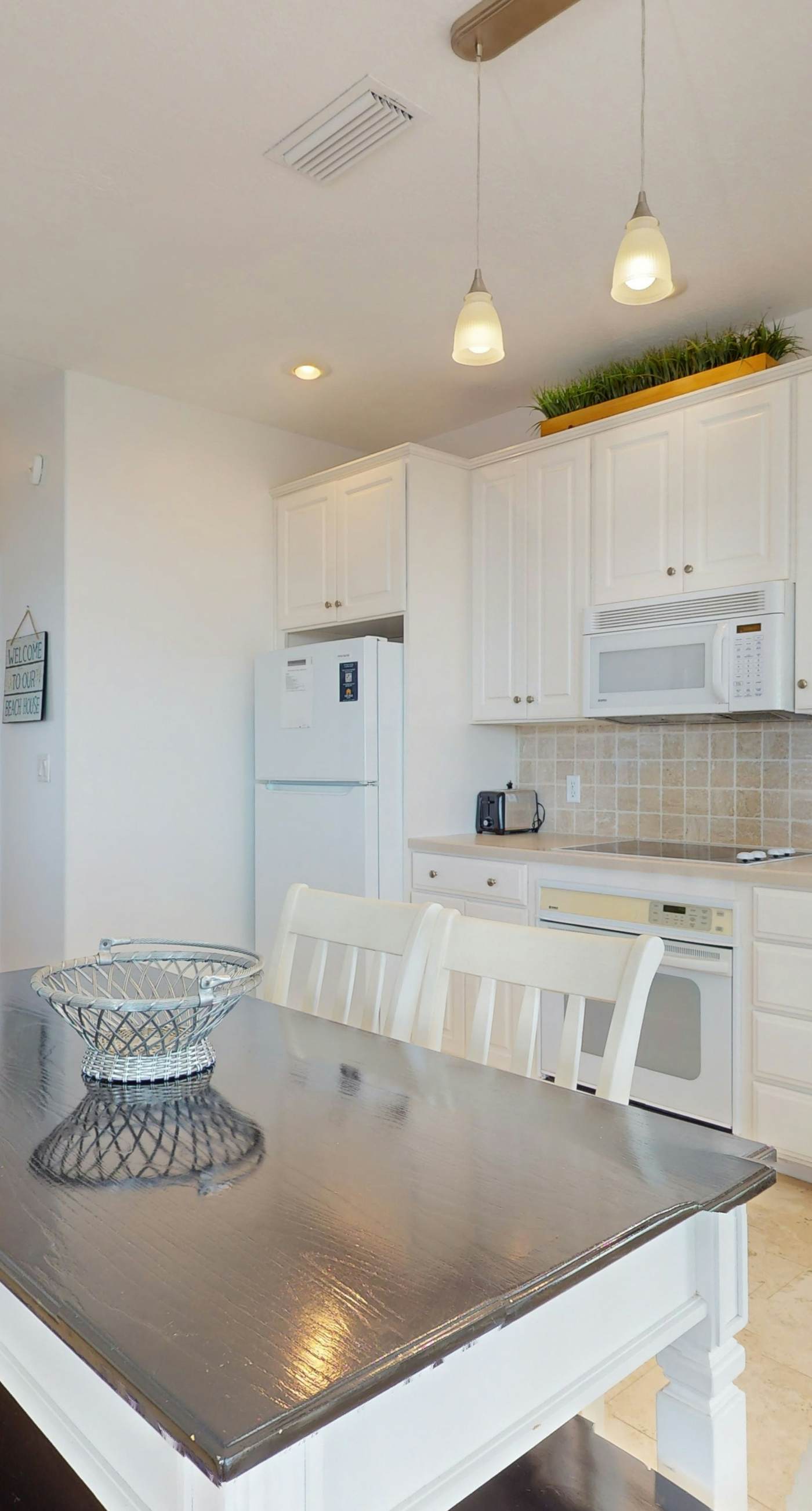 Lakefront condo with WiFi, water&beach views, pool