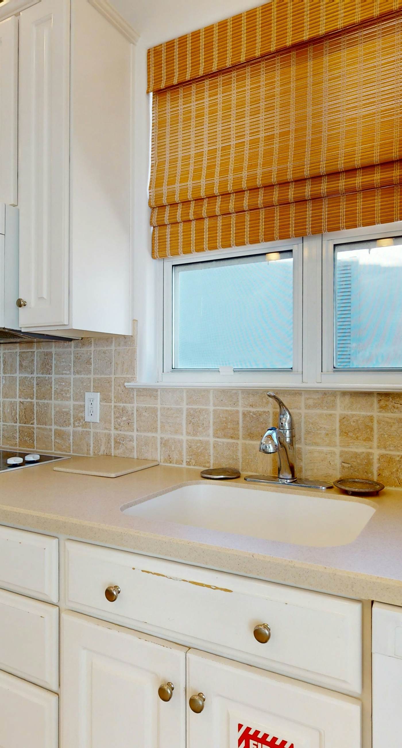 Lakefront condo with WiFi, water&beach views, pool