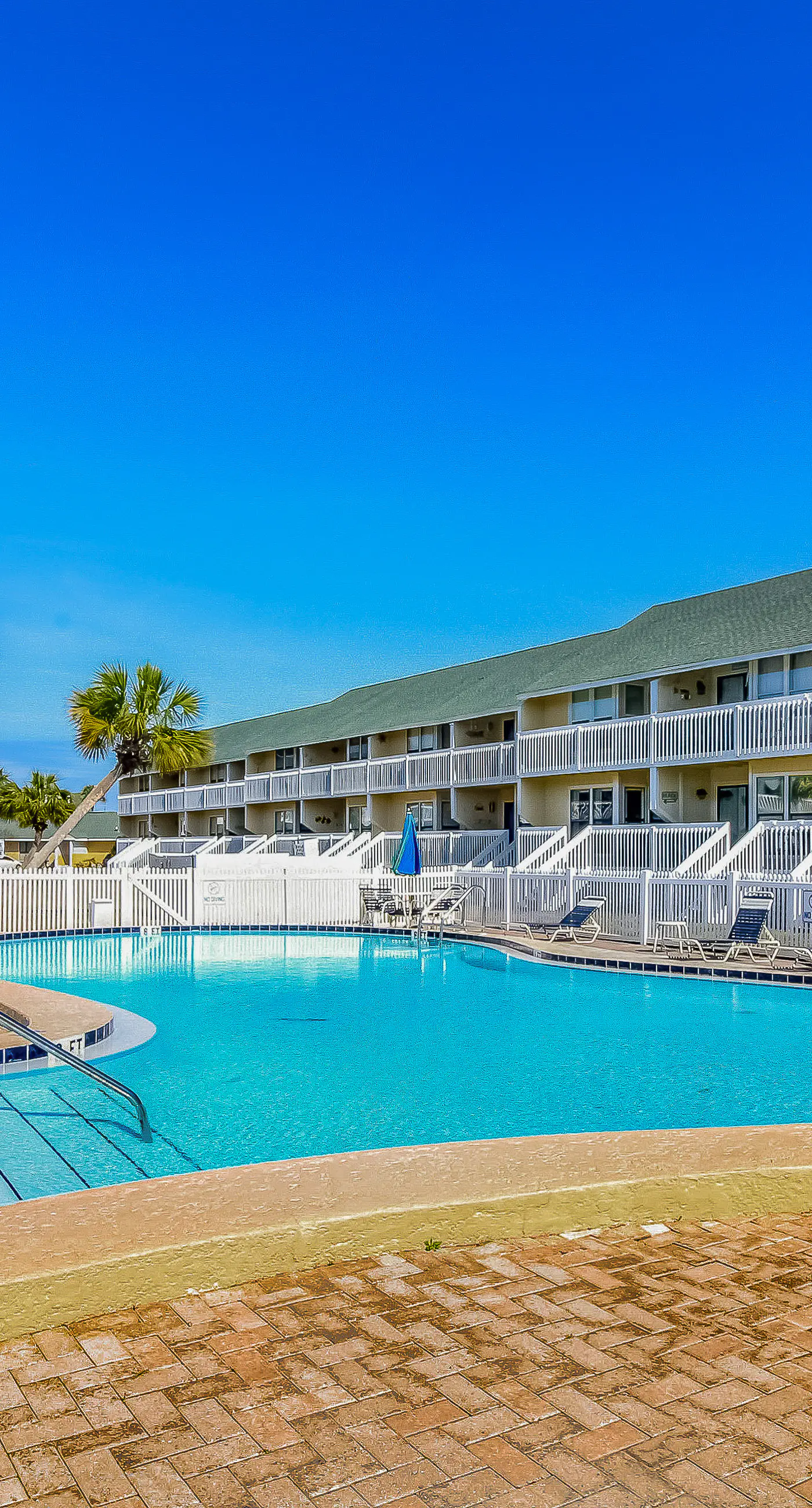 Coastal Condo with heated pool, hot tub, tennis, & beach access