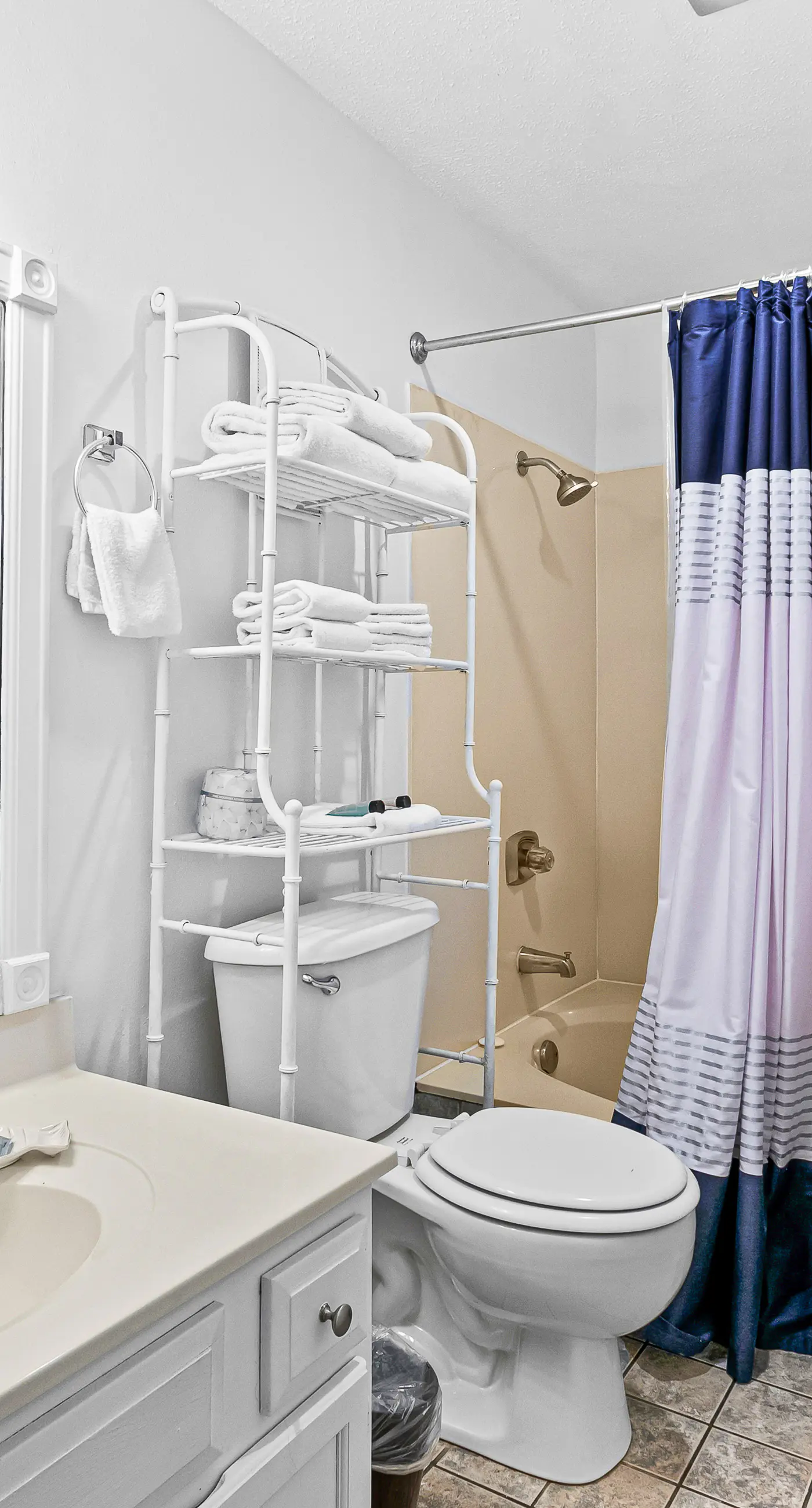 Coastal Condo with heated pool, hot tub, tennis, & beach access