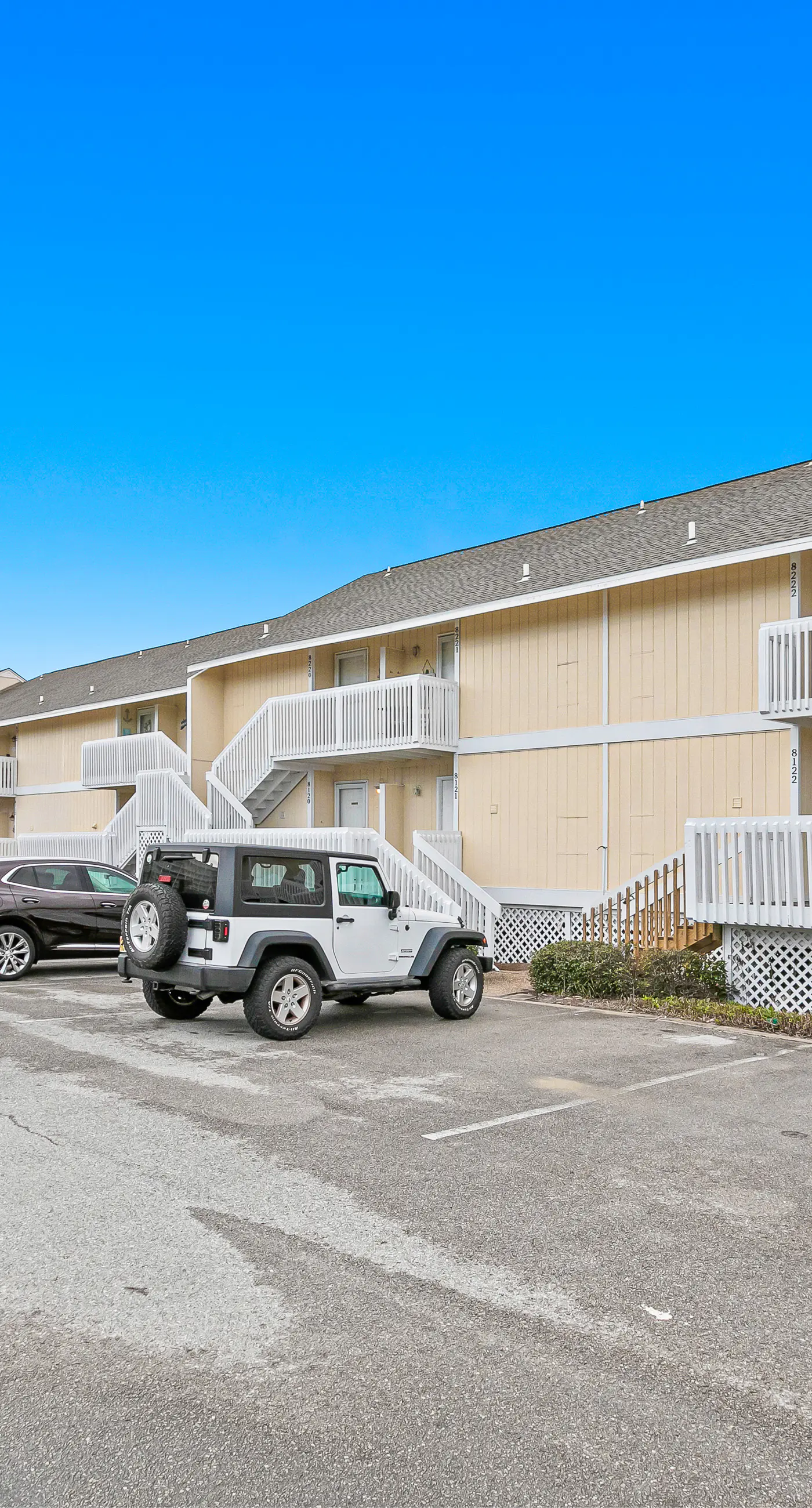 Coastal Condo with heated pool, hot tub, tennis, & beach access