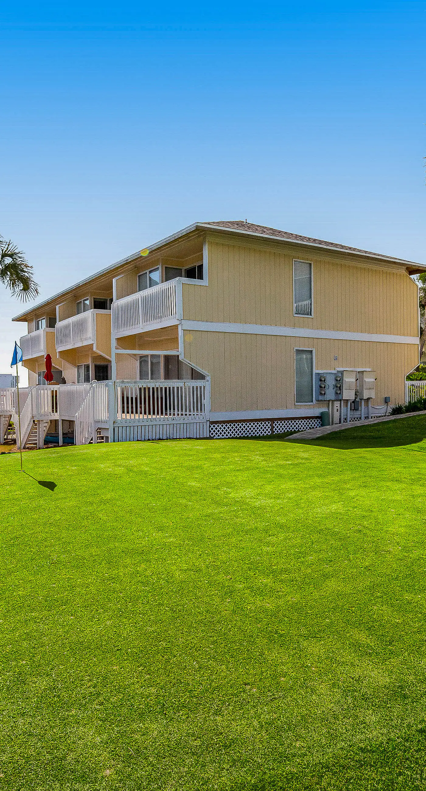 Coastal Condo with heated pool, hot tub, tennis, & beach access