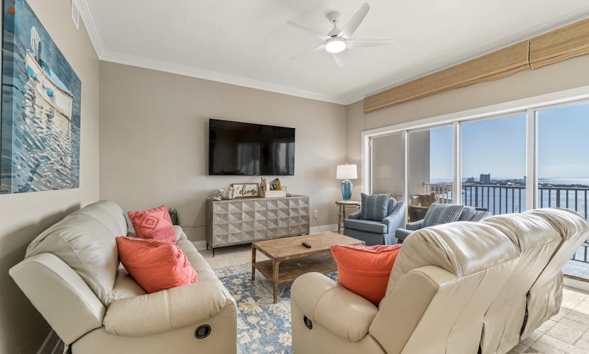 Bayfront penthouse with huge balcony, stunning beach/harbor views & pool