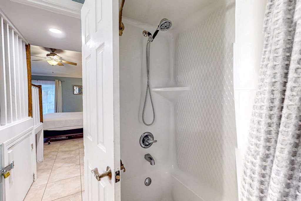 Gorgeous Soundside Home close to everything and Beach Access