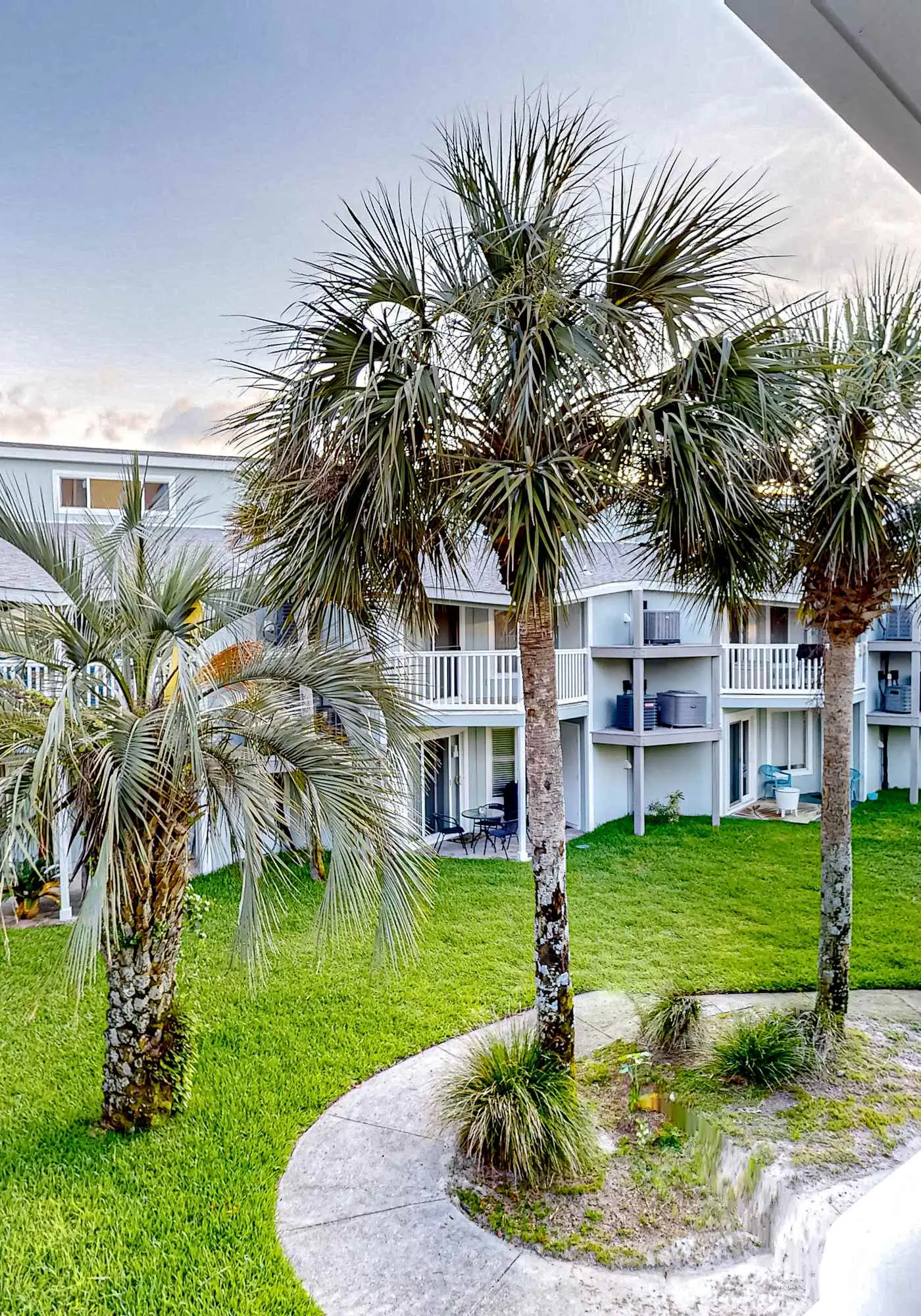 Gorgeous Soundside Home close to everything and Beach Access