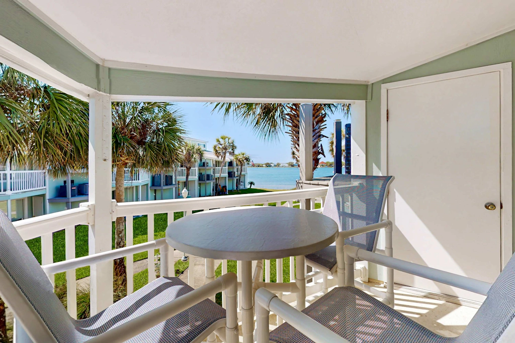 Gorgeous Soundside Home close to everything and Beach Access