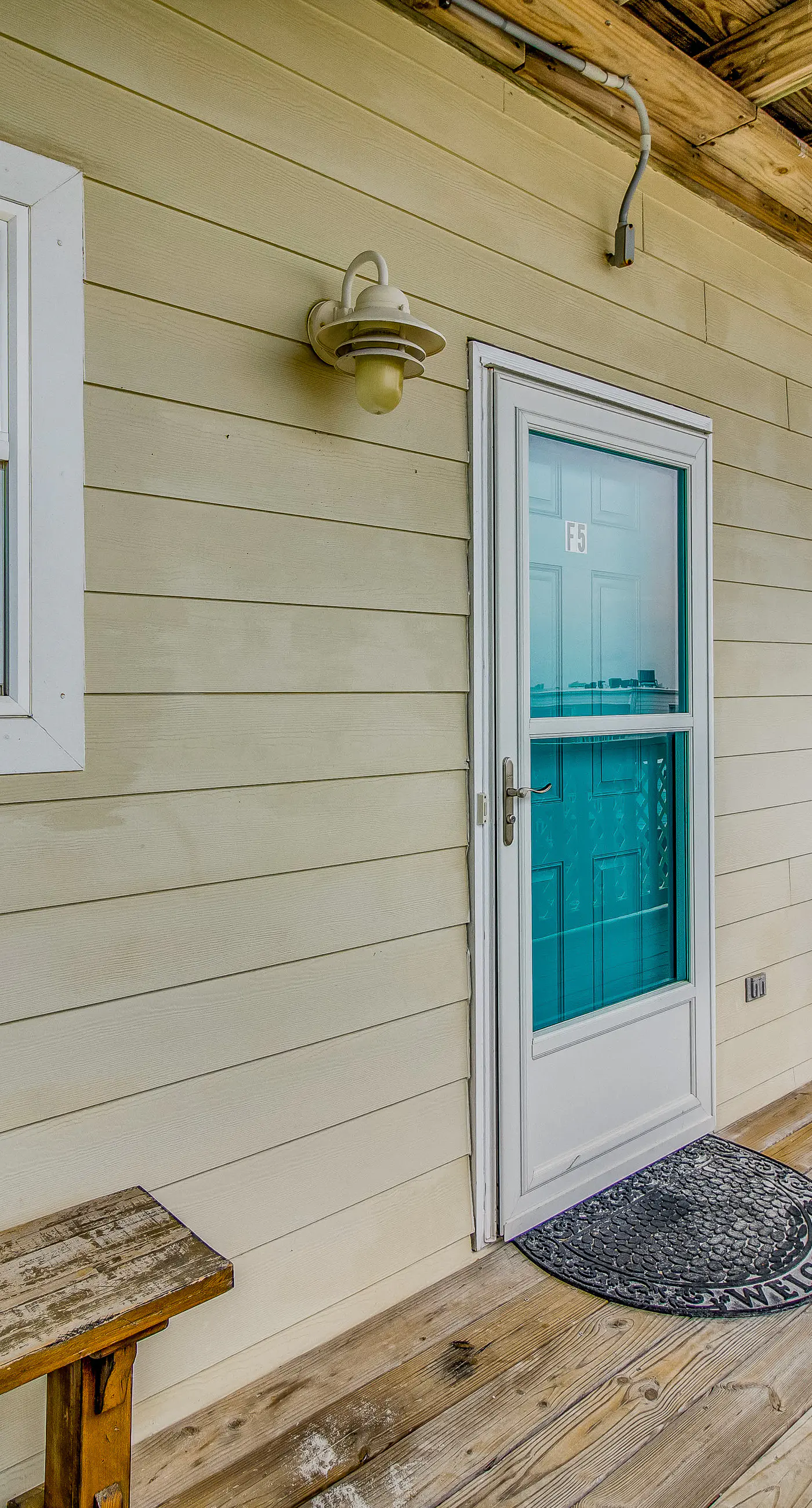 Remodeled condo with bay views, pool, fishing pier, & easy beach access