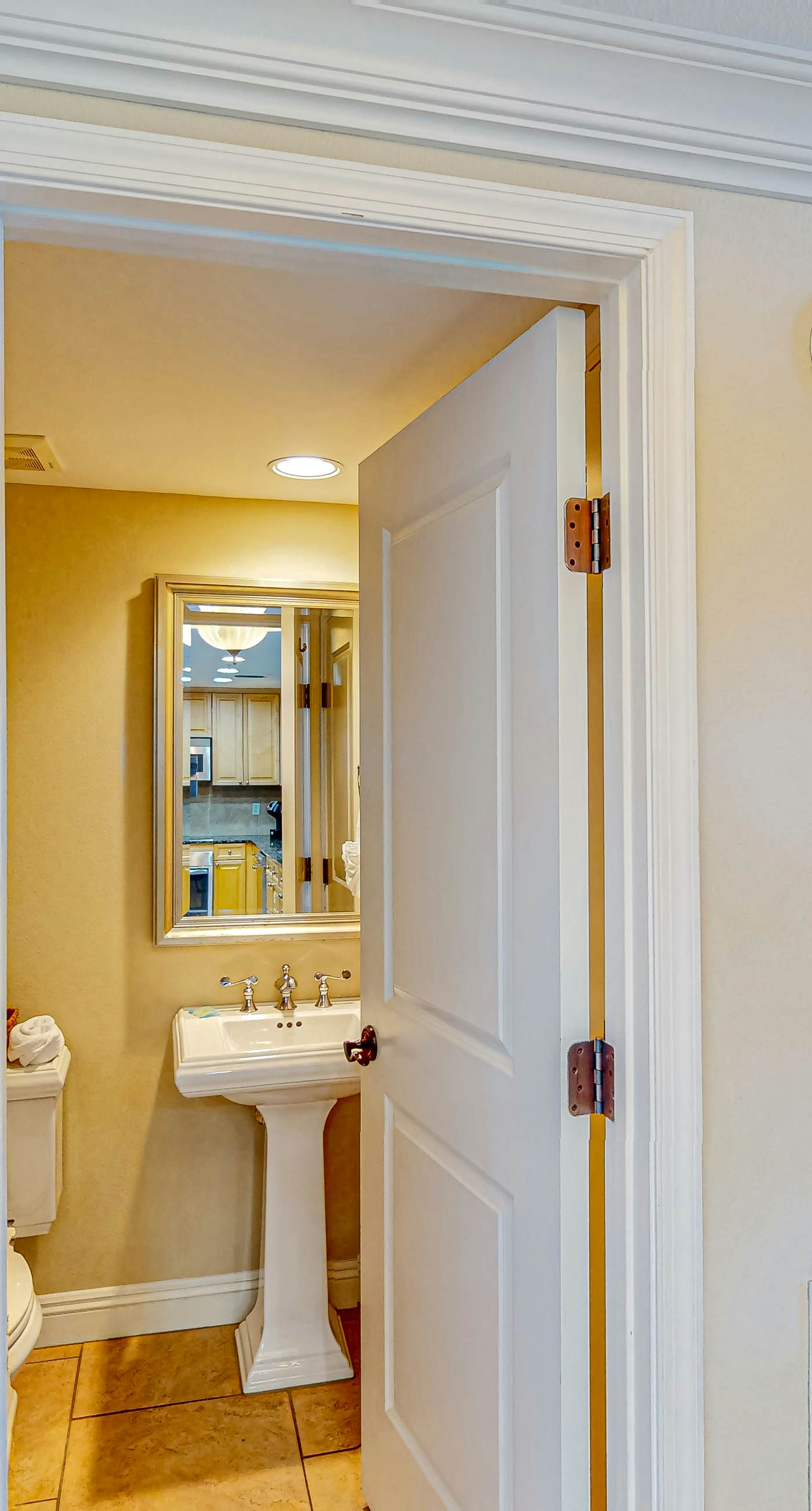 Gulf-view condo with pool, hot tub, beach access, tennis, balcony, AC, & W/D