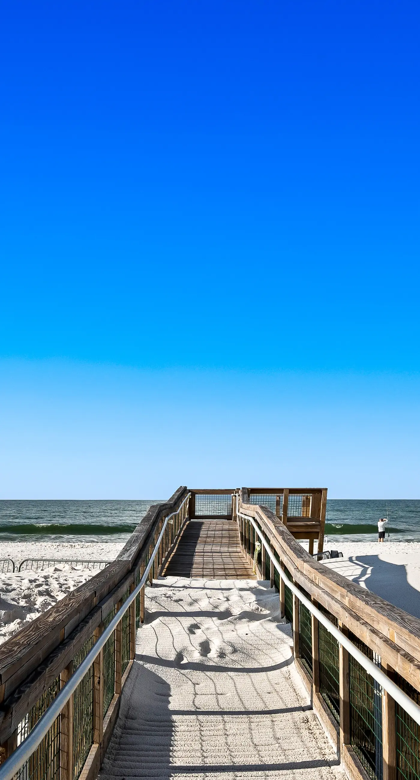 Gulf-view condo with pool, hot tub, beach access, tennis, balcony, AC, & W/D
