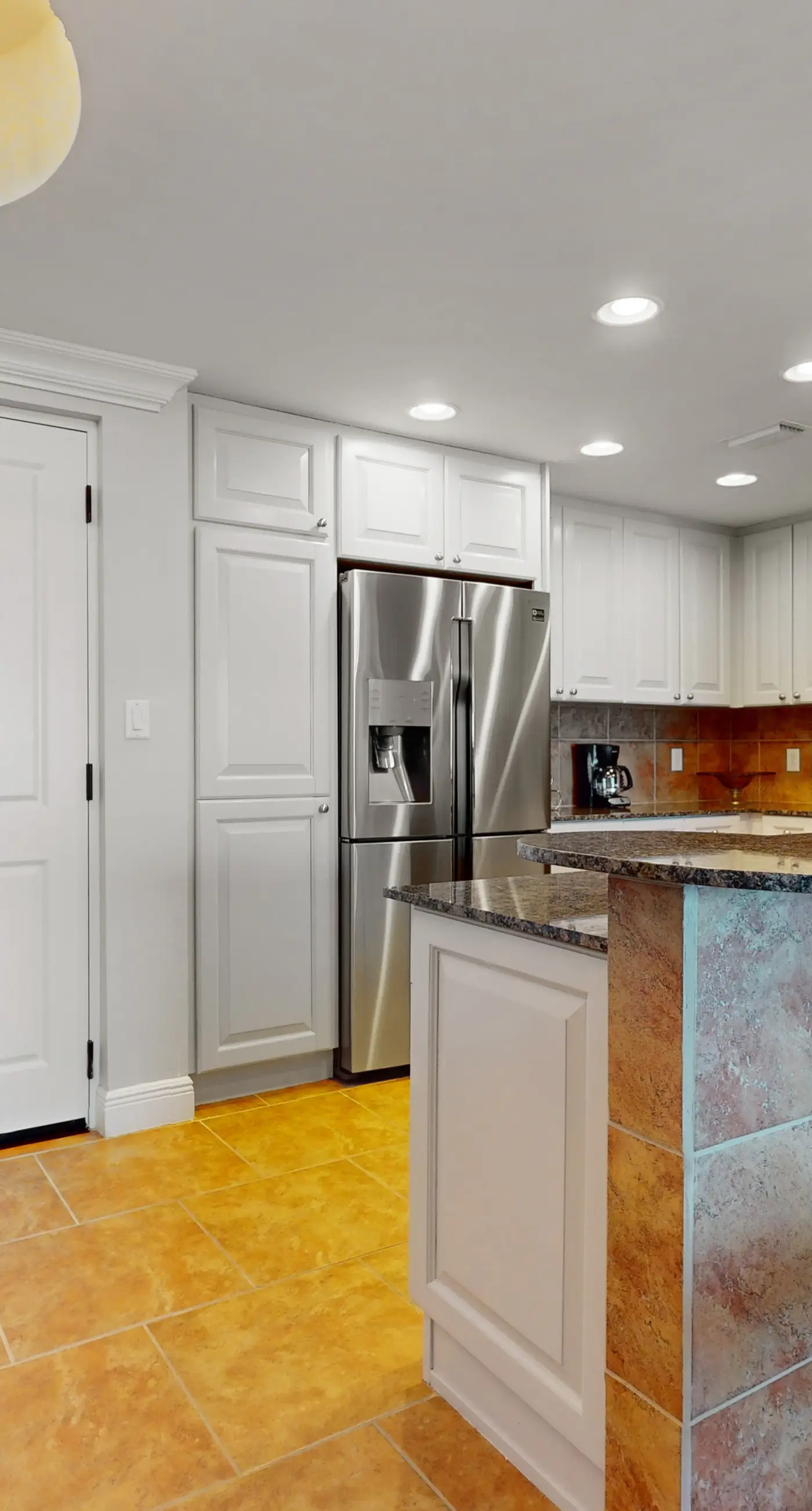 Gulf-view condo with pool, hot tub, beach access, tennis, balcony, AC, & W/D