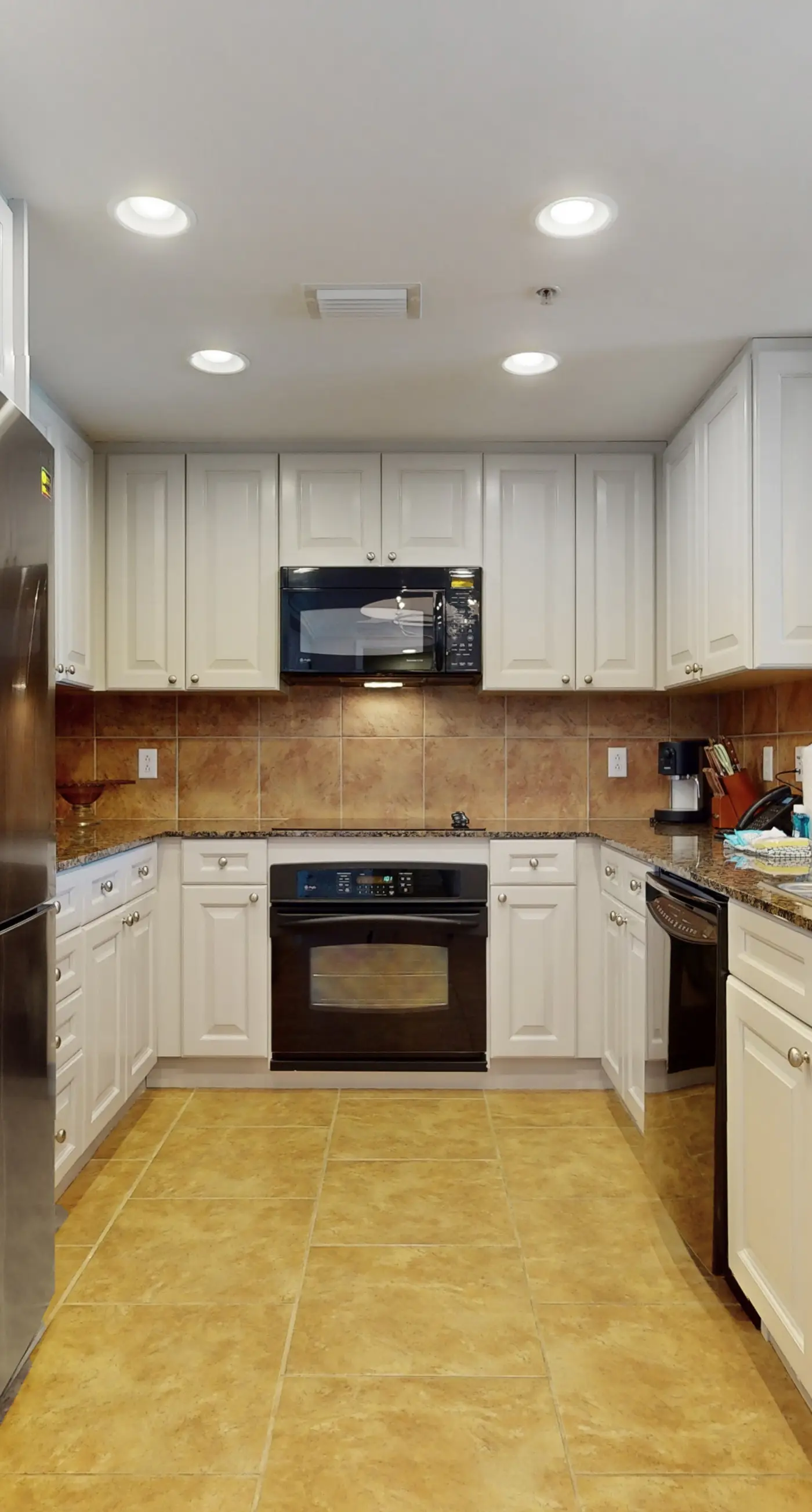 Gulf-view condo with pool, hot tub, beach access, tennis, balcony, AC, & W/D