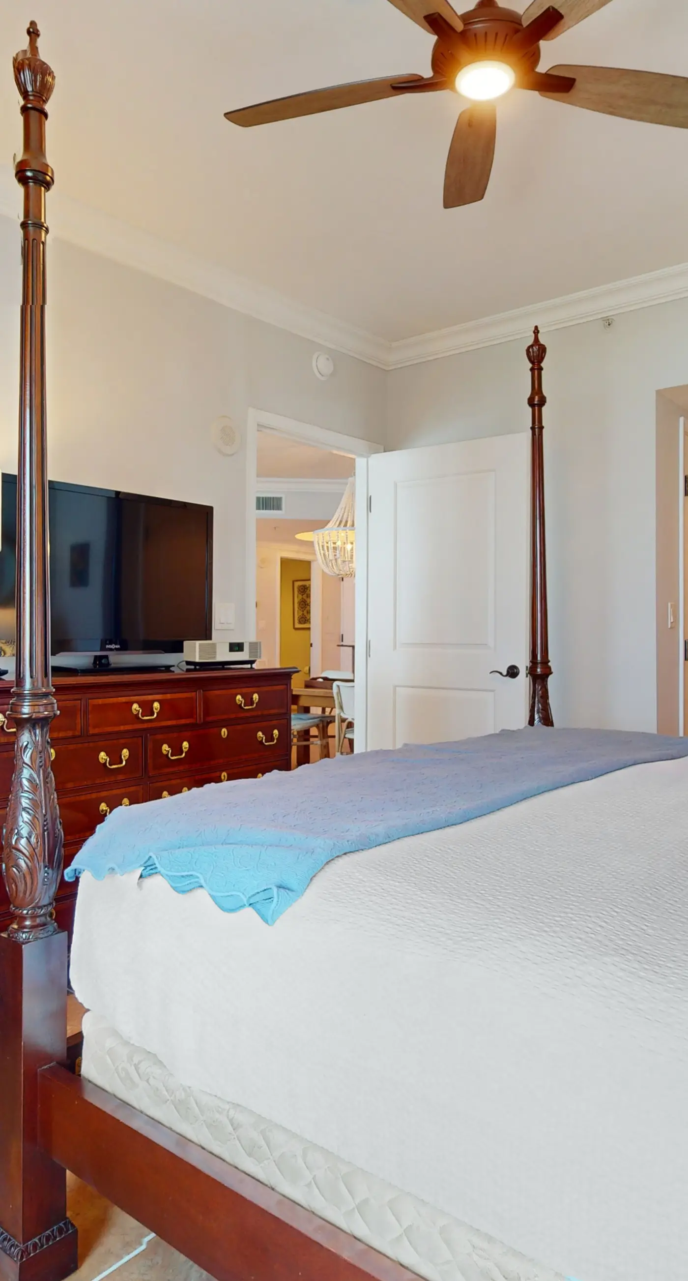 Gulf-view condo with pool, hot tub, beach access, tennis, balcony, AC, & W/D