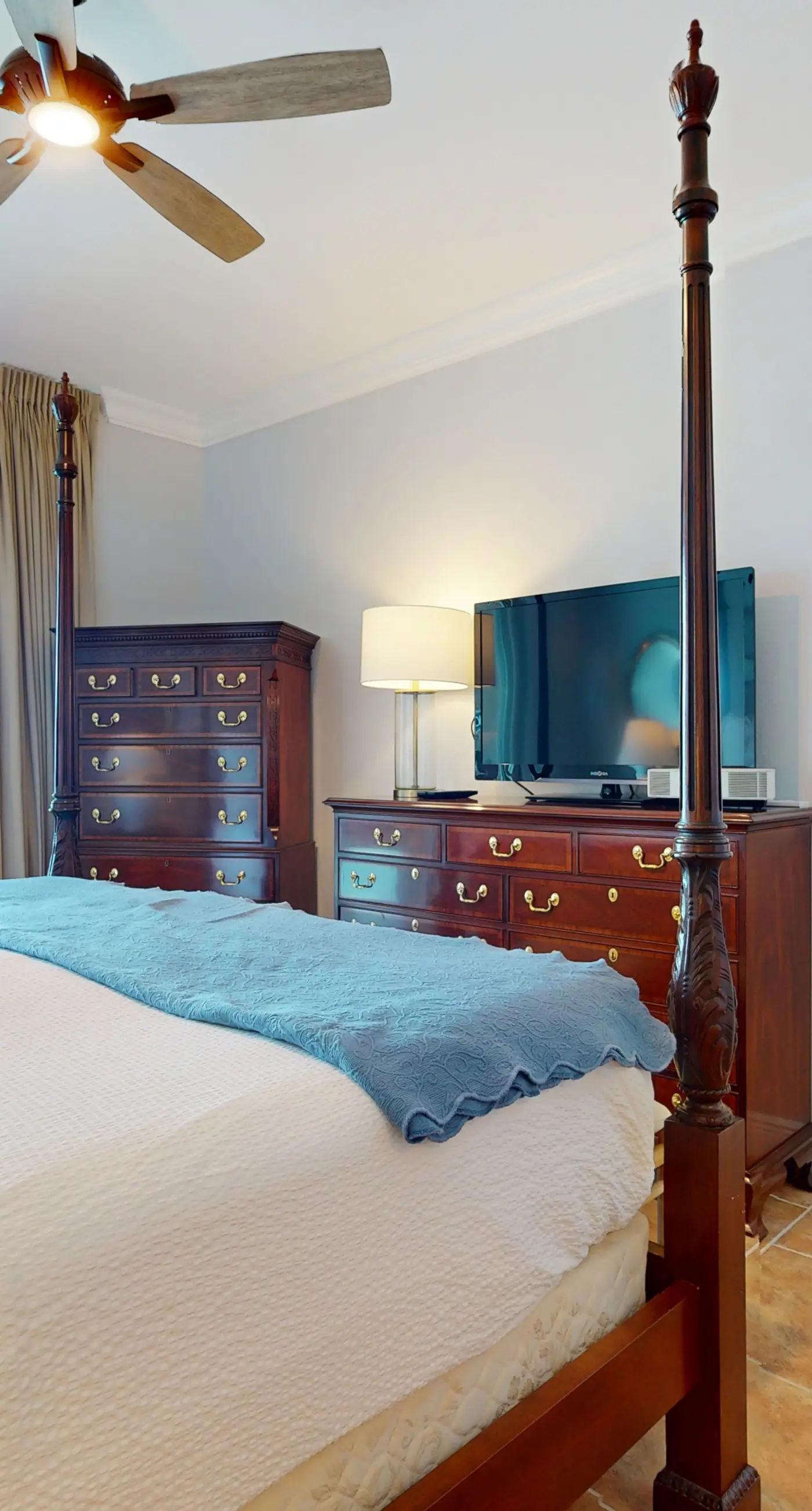 Gulf-view condo with pool, hot tub, beach access, tennis, balcony, AC, & W/D