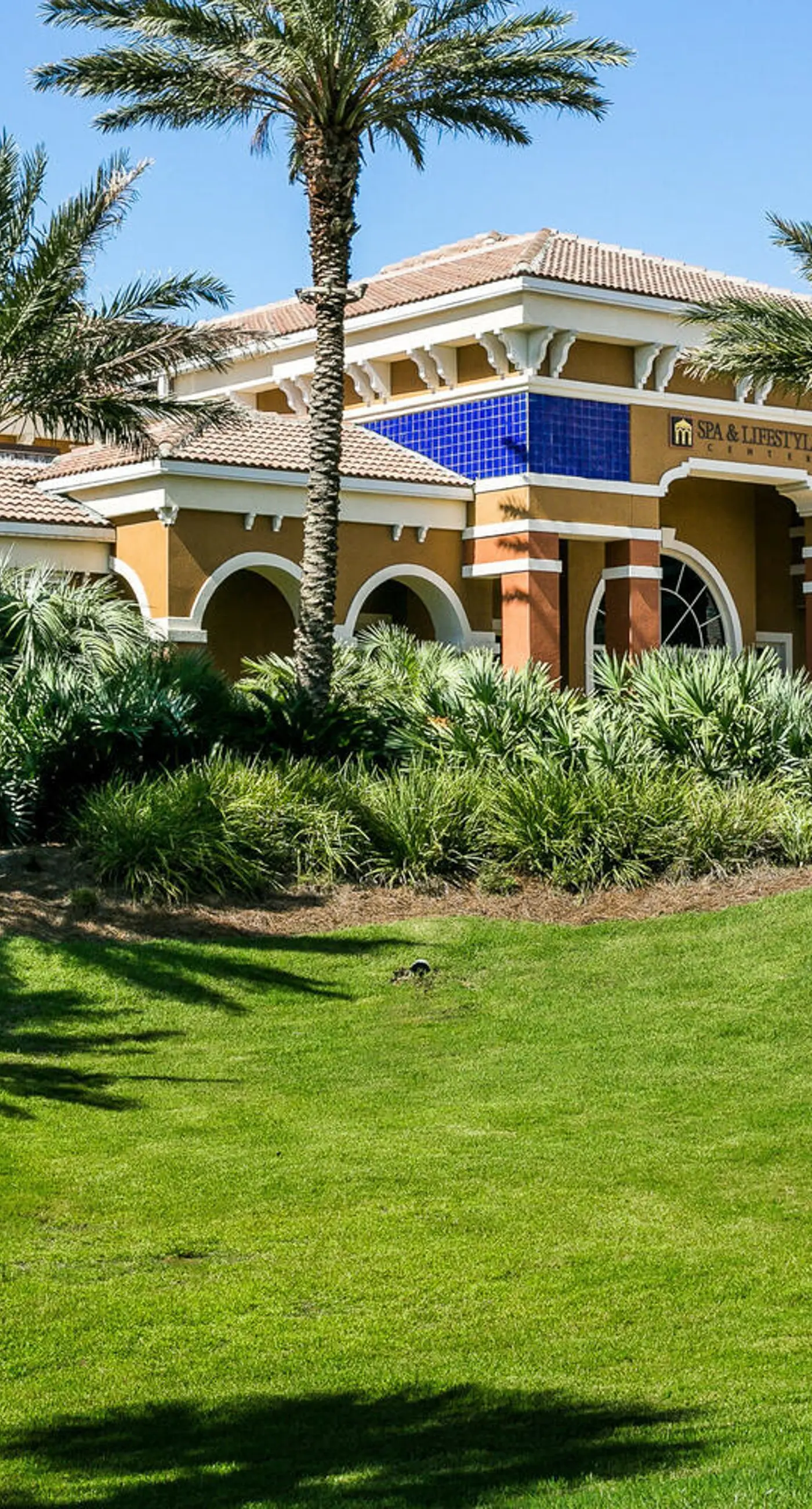 Gulf-view condo with pool, hot tub, beach access, tennis, balcony, AC, & W/D