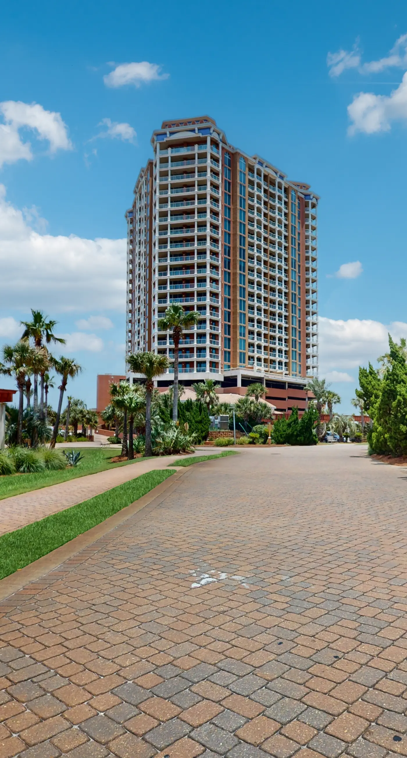 Gulf-view condo with pool, hot tub, beach access, tennis, balcony, AC, & W/D