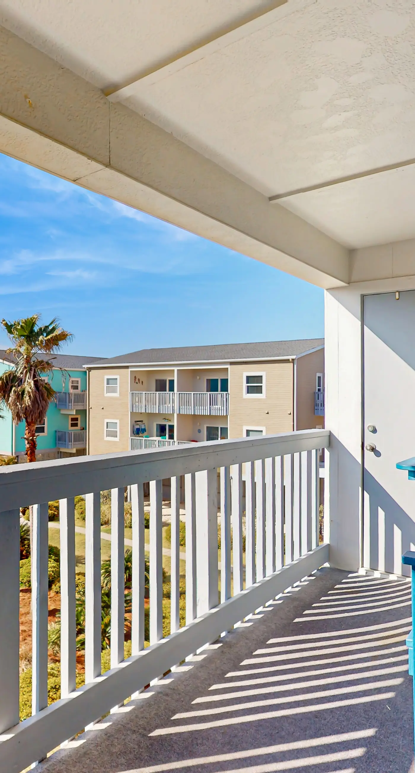 Gorgeous coastal home with plenty of space and easy beach access