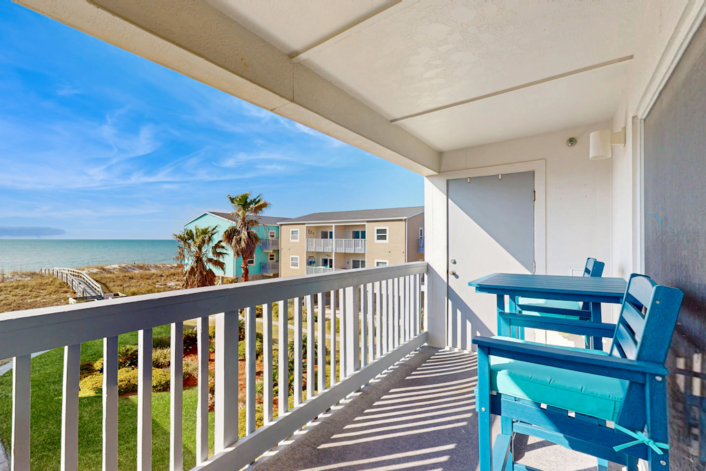 Gorgeous coastal home with plenty of space and easy beach access