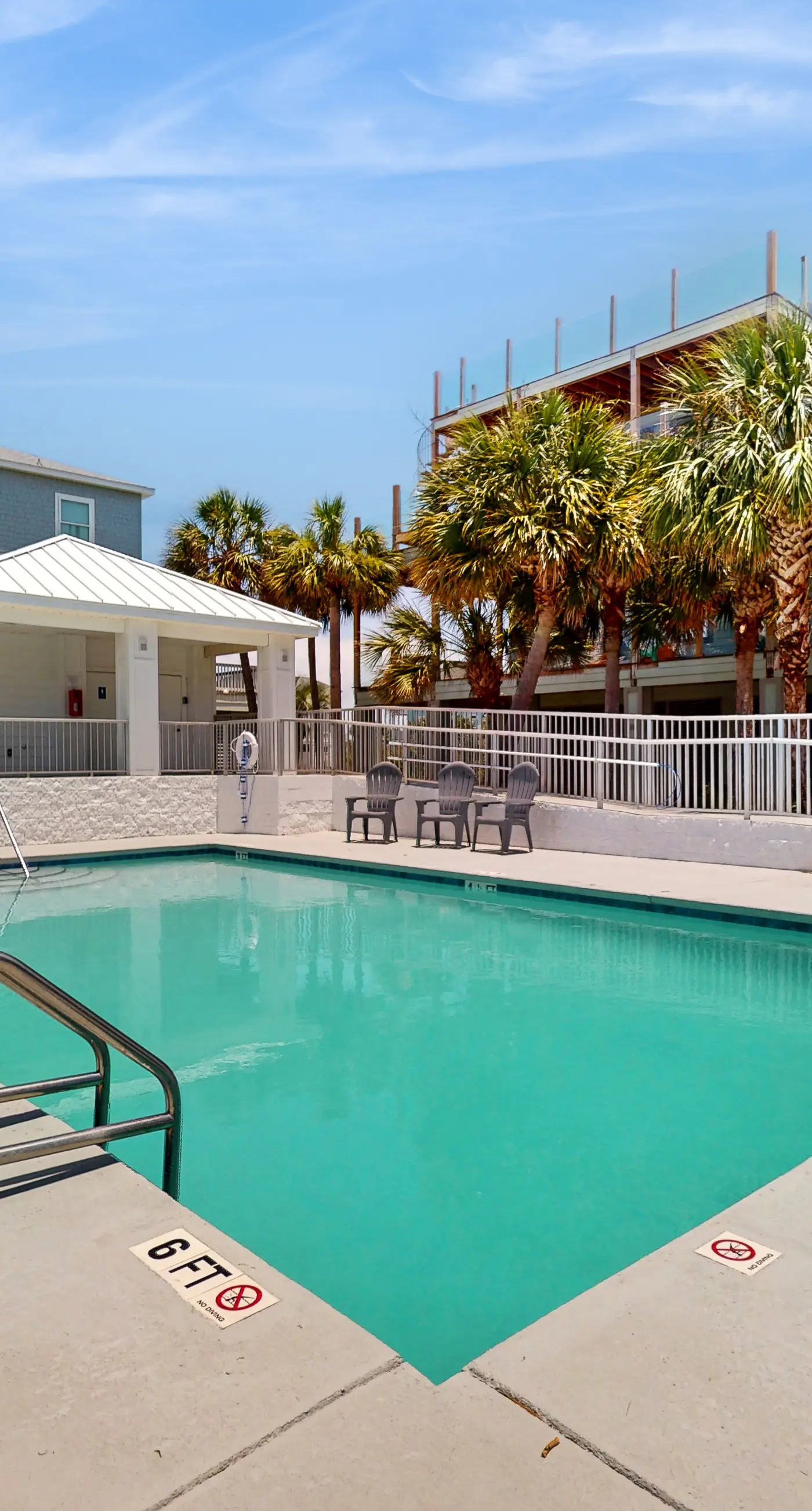 Spacious home with  shared pool, large kitchen and close to beach