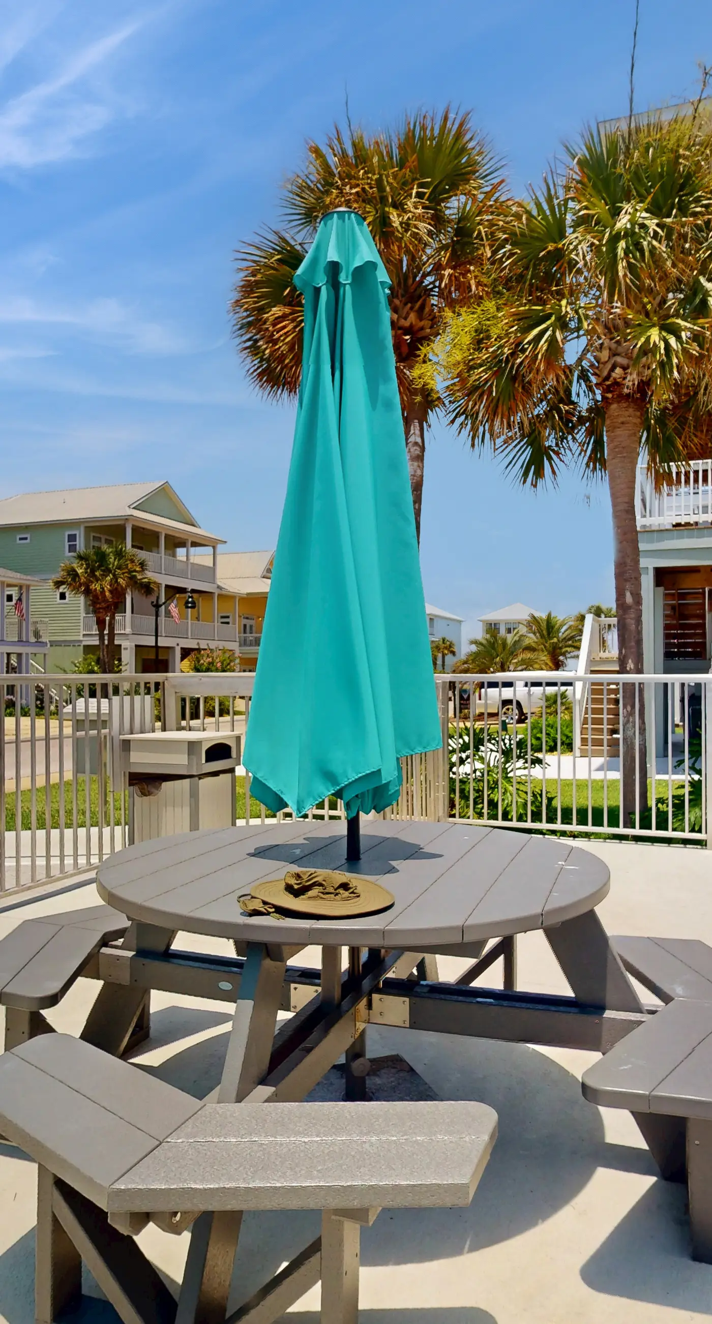 Spacious home with  shared pool, large kitchen and close to beach