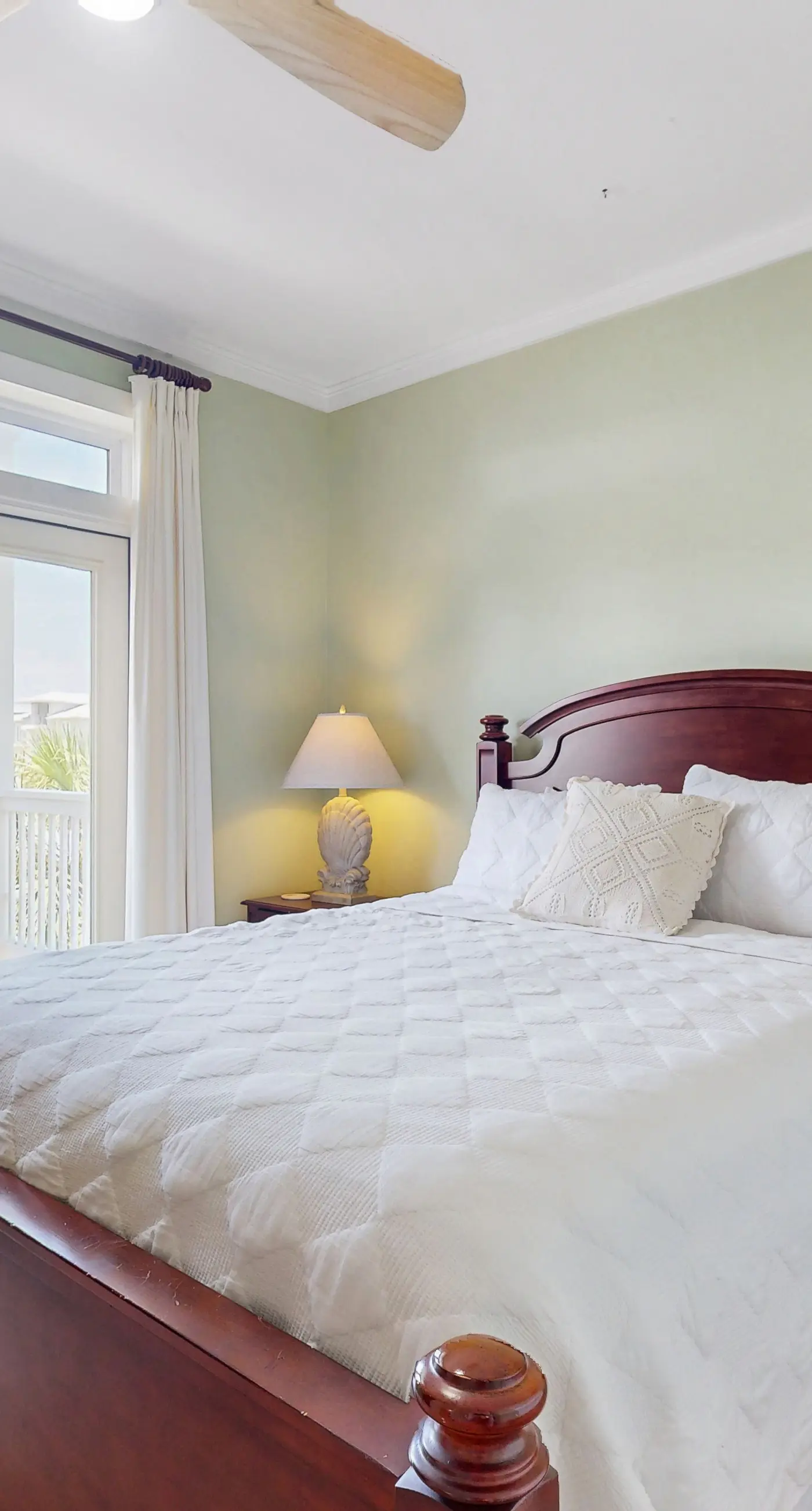 Spacious home with  shared pool, large kitchen and close to beach