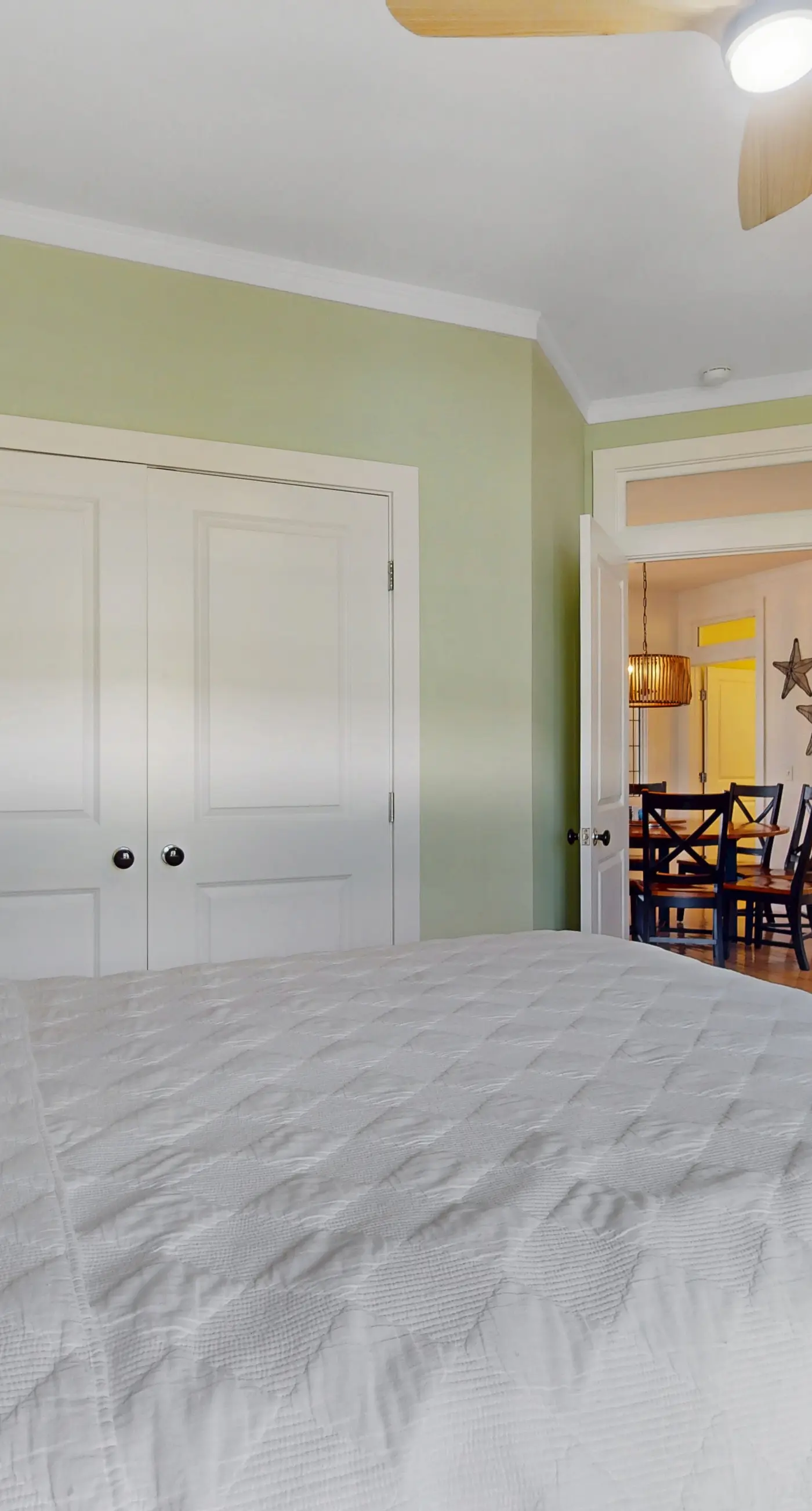 Spacious home with  shared pool, large kitchen and close to beach