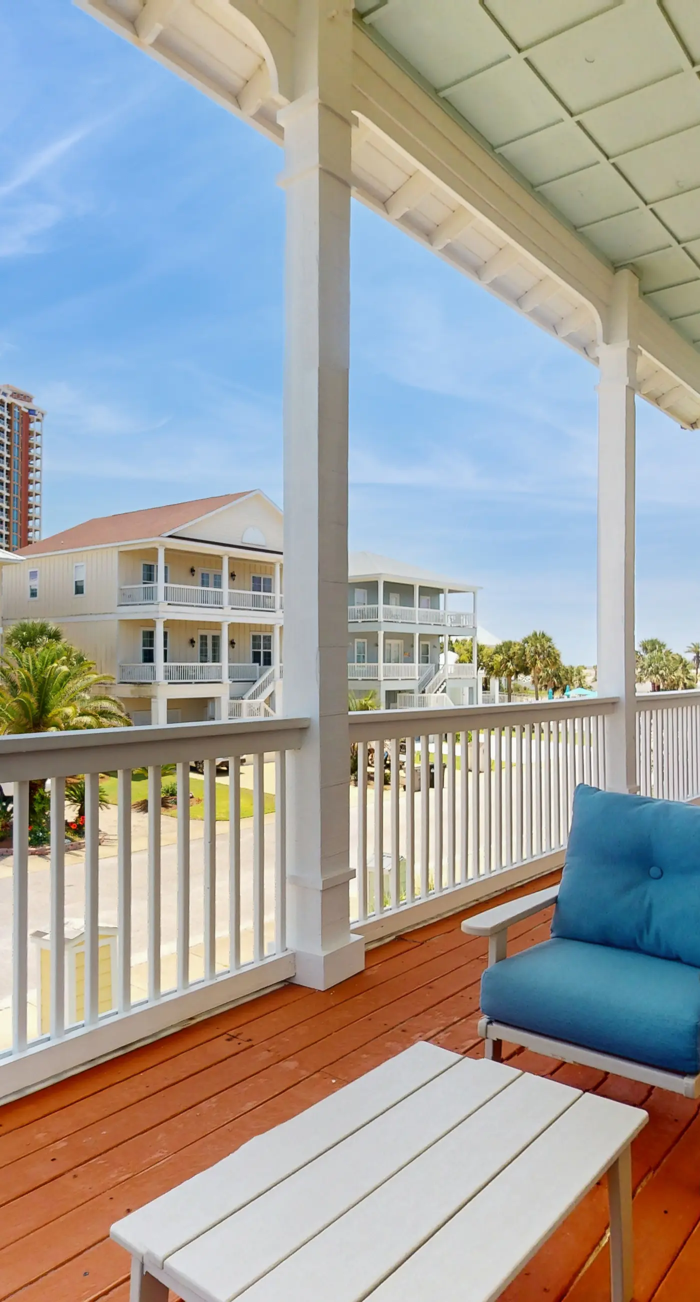 Spacious home with  shared pool, large kitchen and close to beach