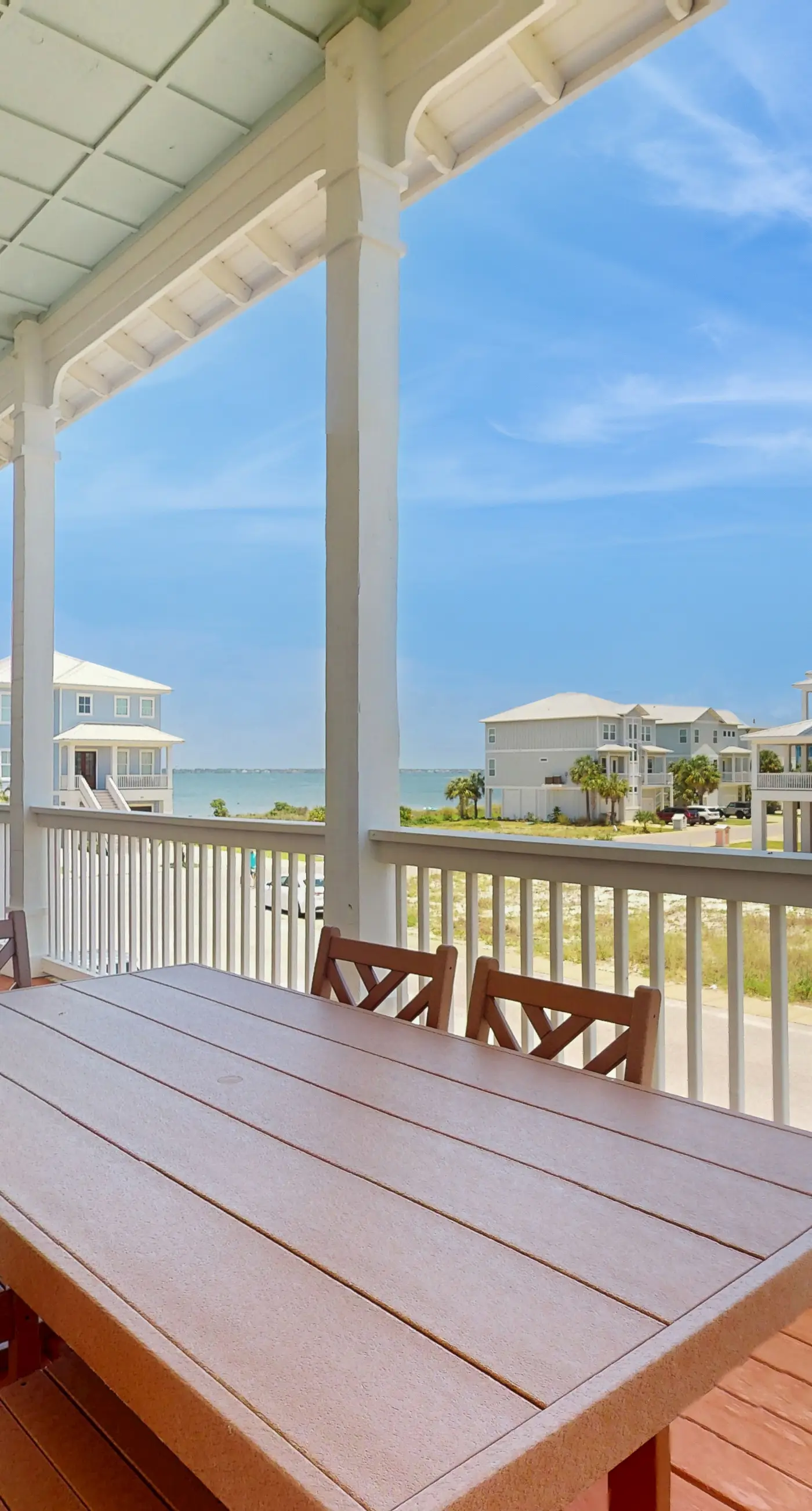 Spacious home with  shared pool, large kitchen and close to beach