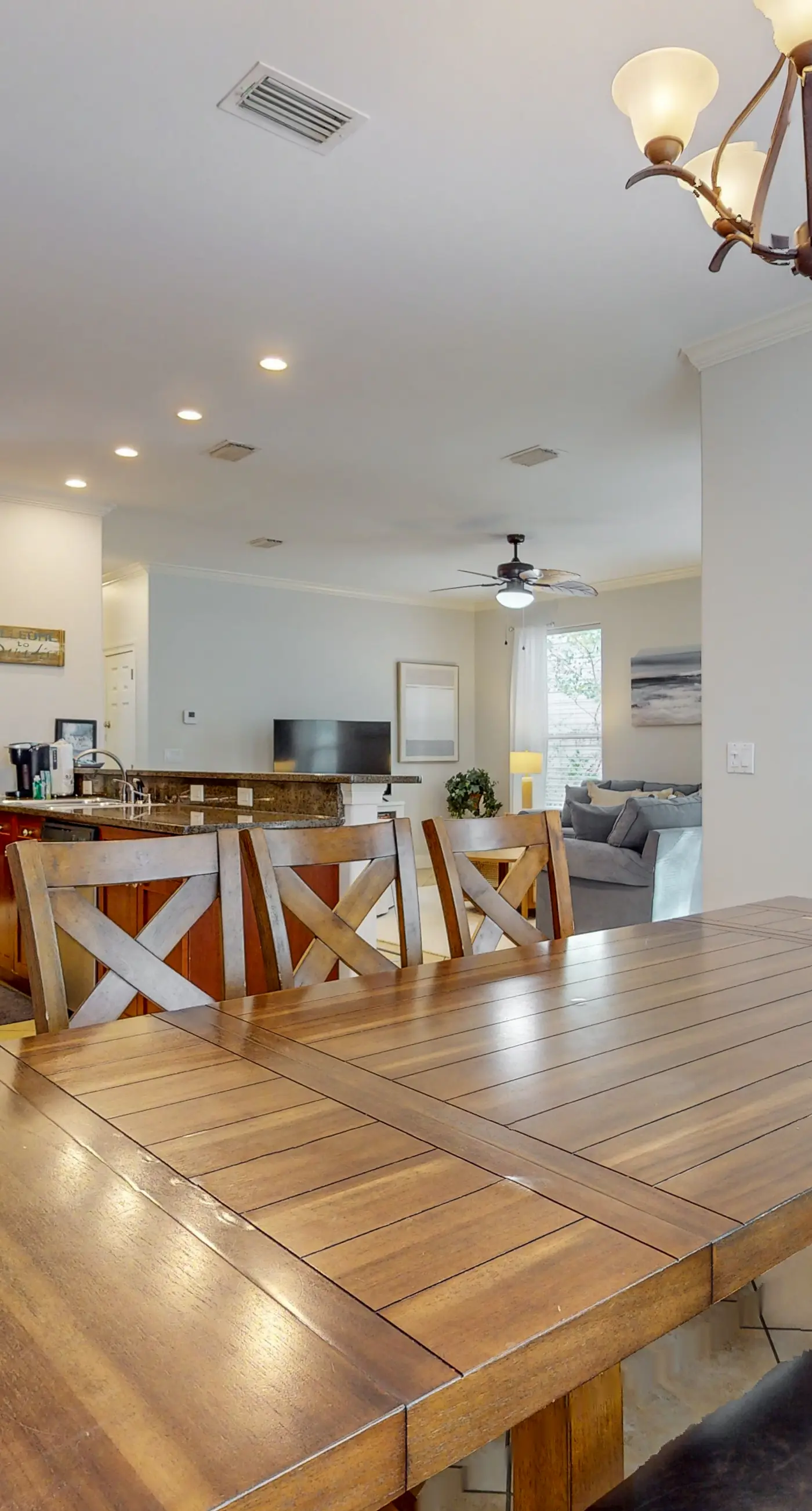 Large, Open Home, Shared Pool, Bike or Walk to the Gulf