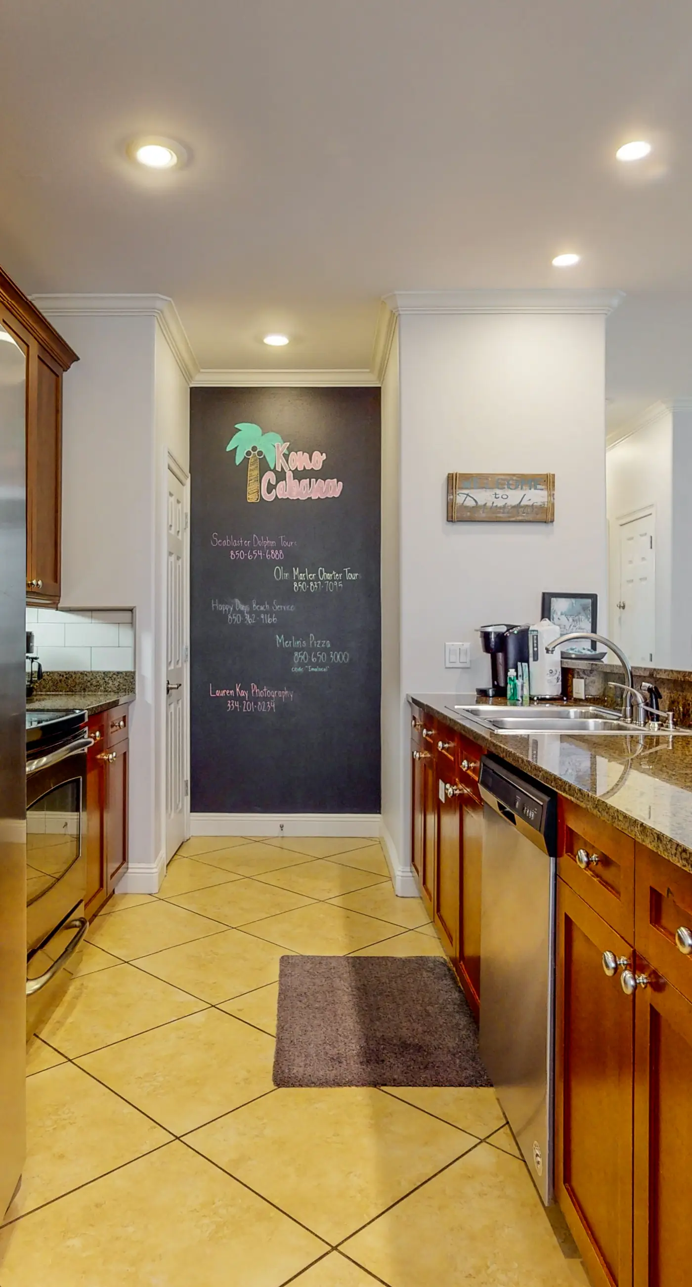 Large, Open Home, Shared Pool, Bike or Walk to the Gulf