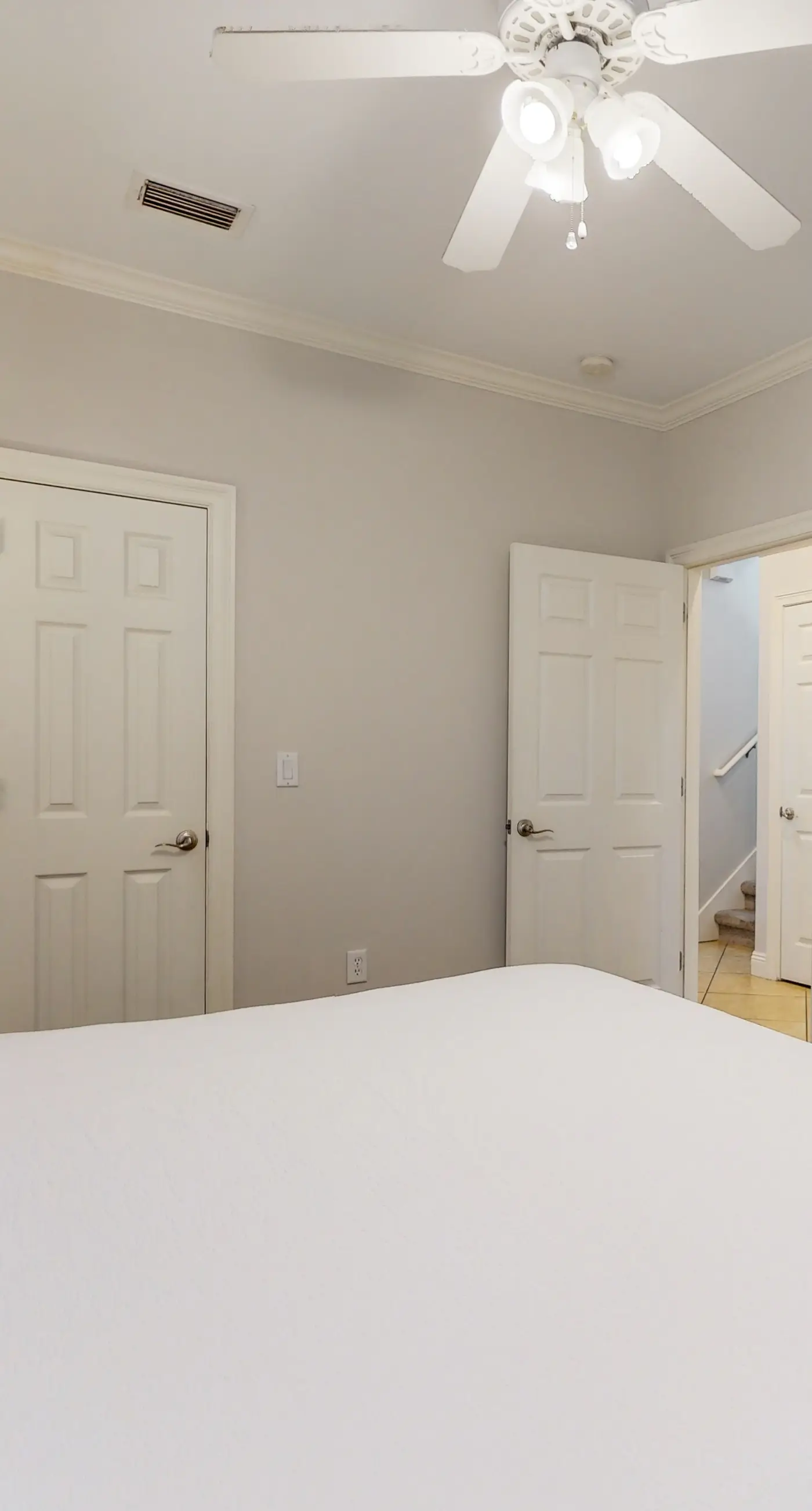 Large, Open Home, Shared Pool, Bike or Walk to the Gulf