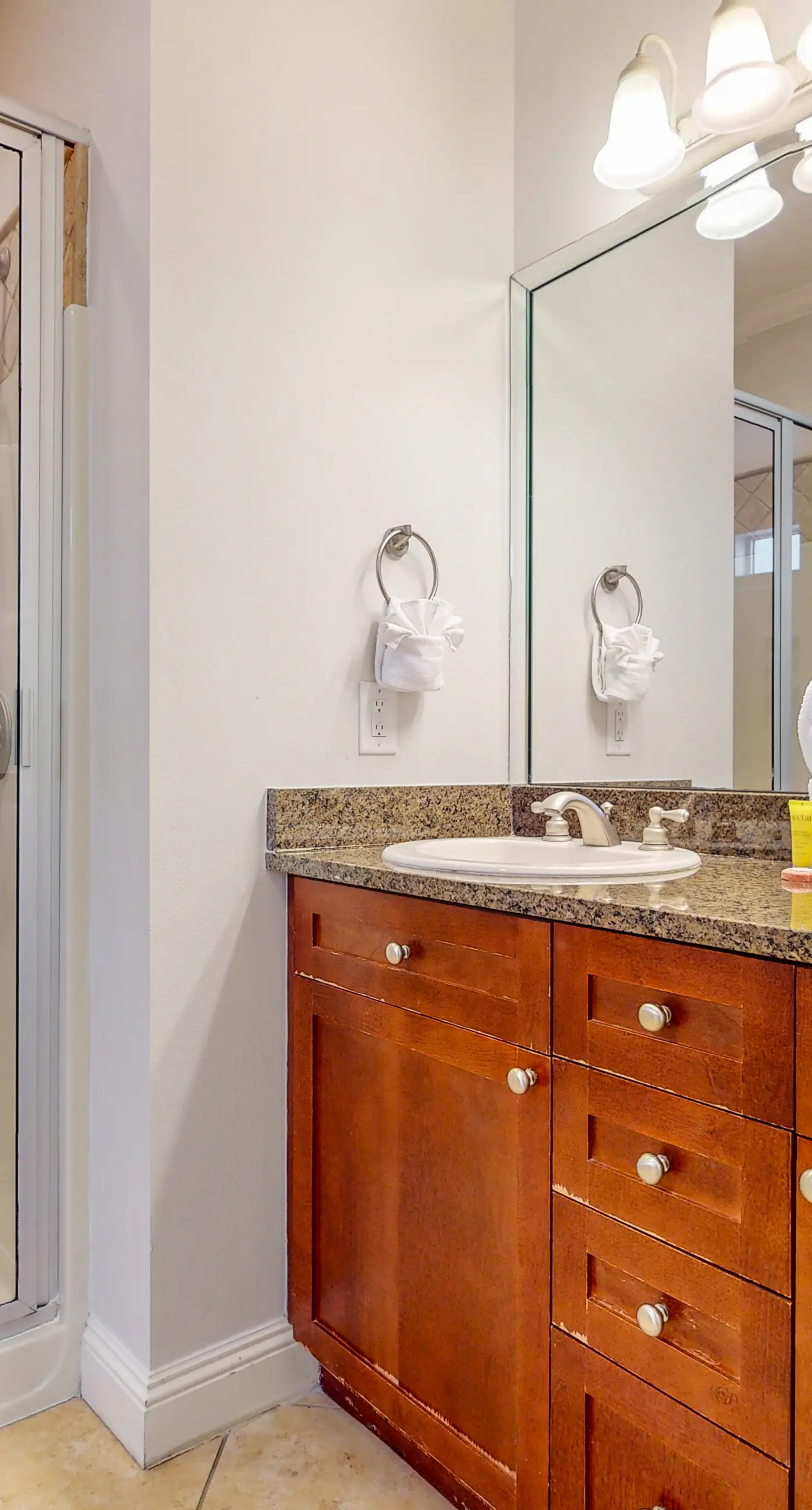 Large, Open Home, Shared Pool, Bike or Walk to the Gulf