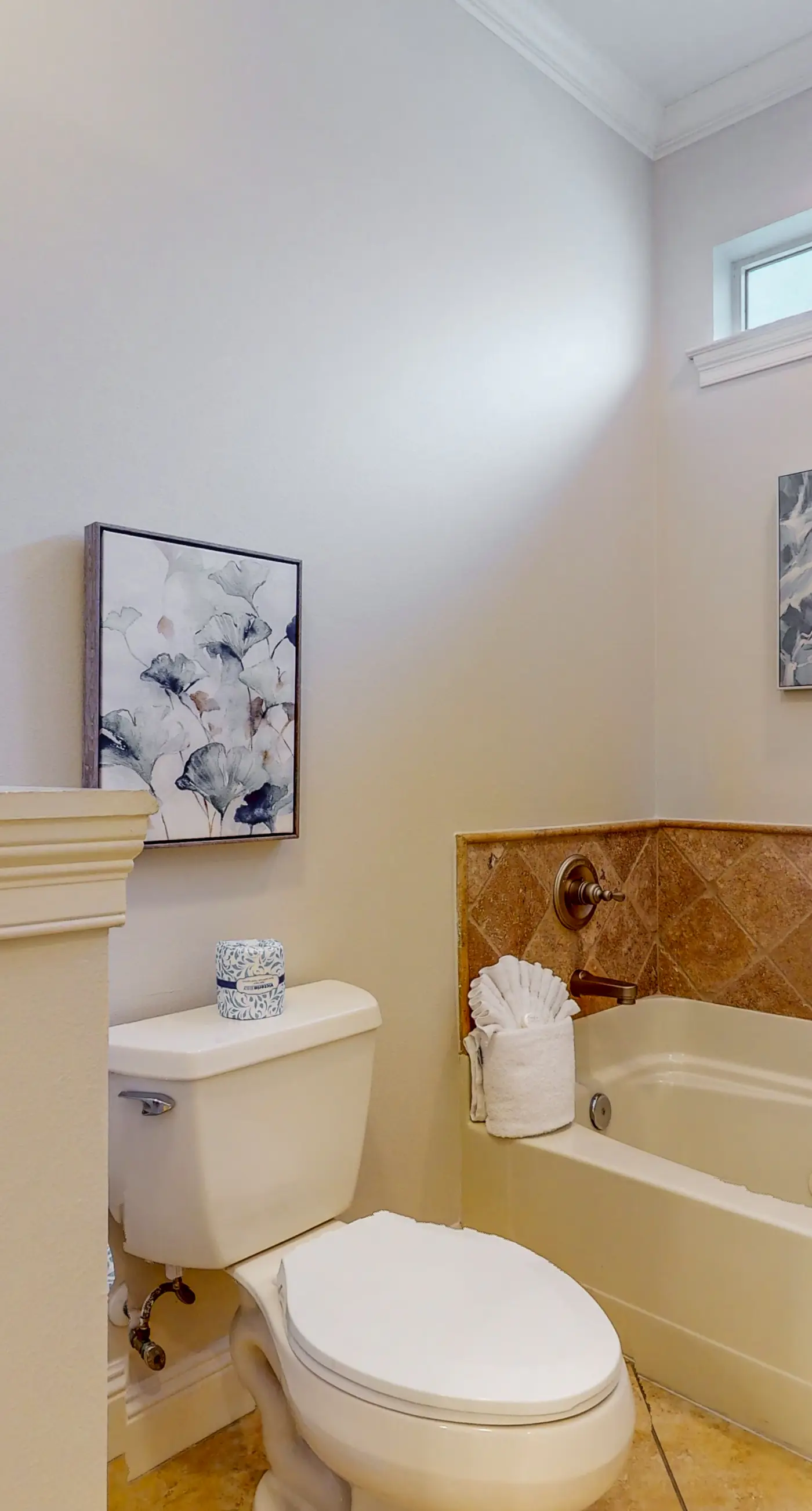 Large, Open Home, Shared Pool, Bike or Walk to the Gulf