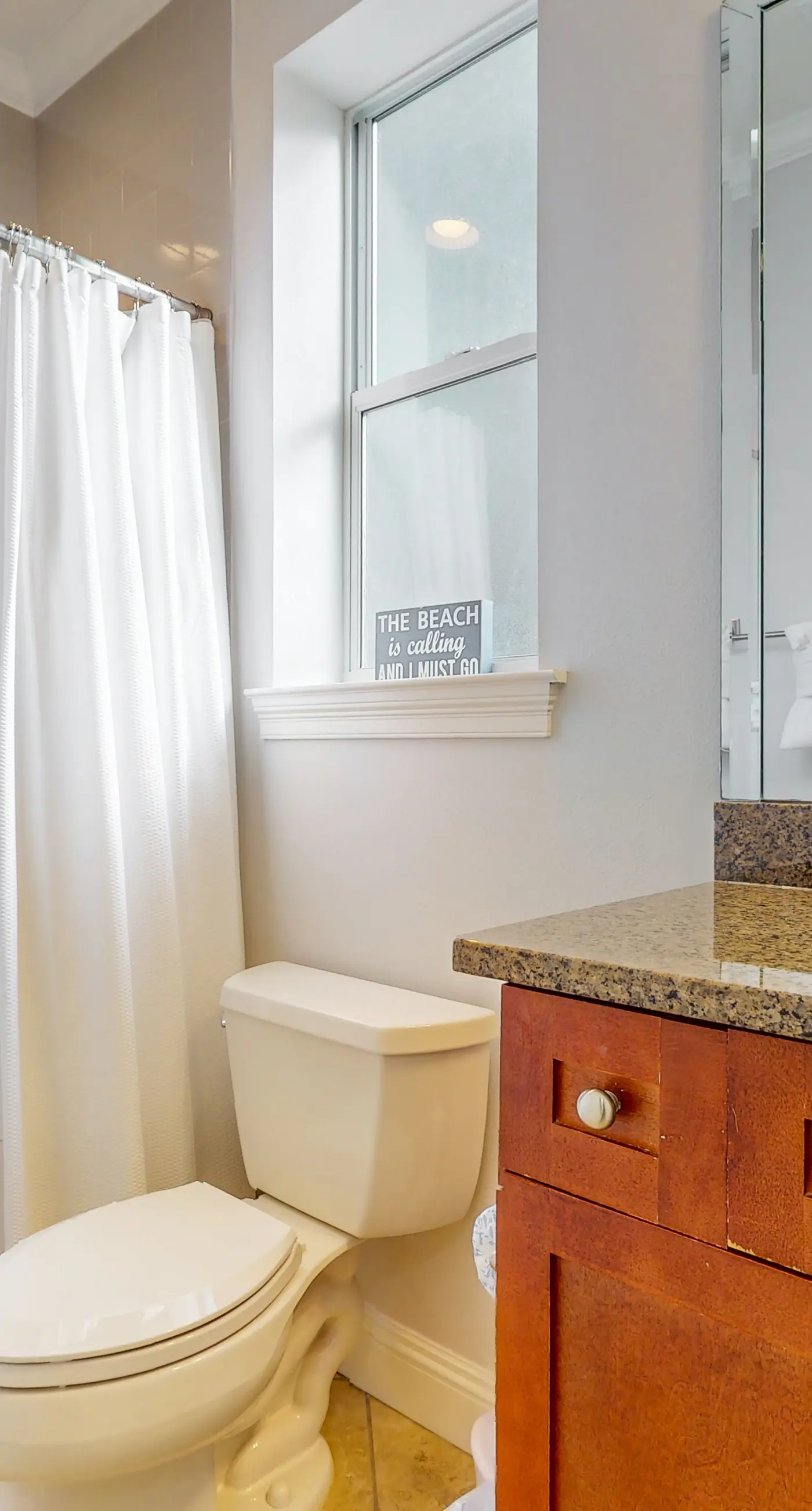 Large, Open Home, Shared Pool, Bike or Walk to the Gulf