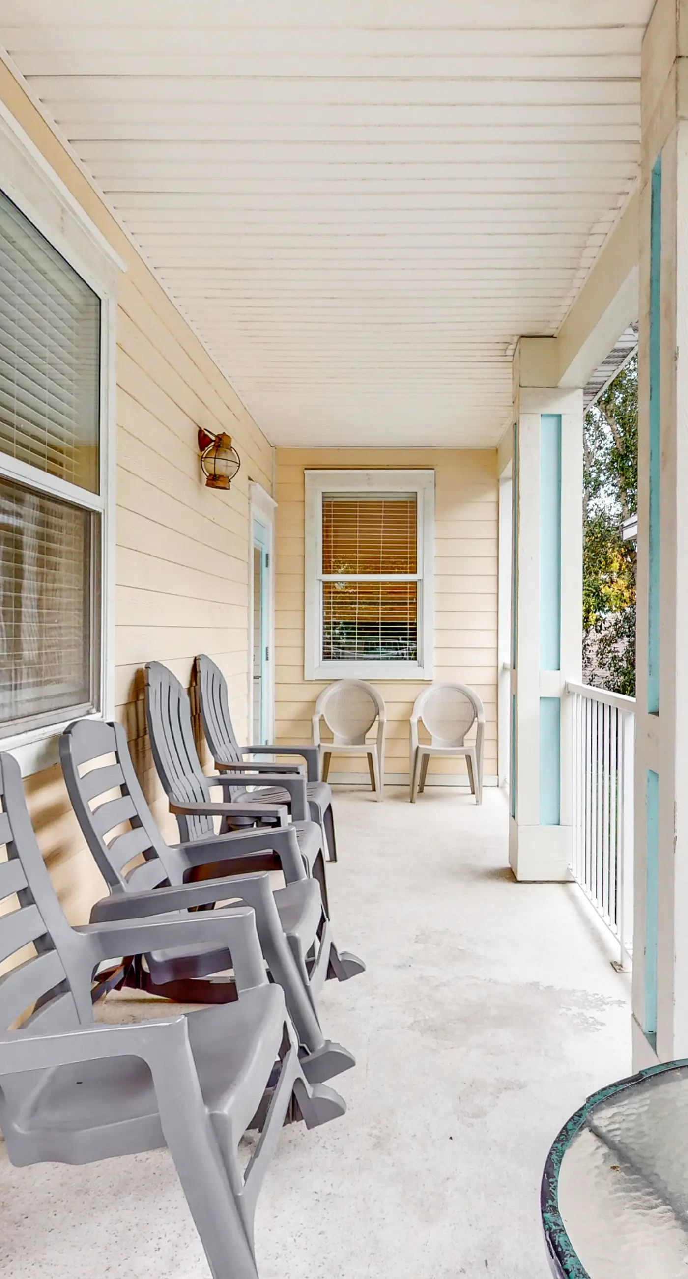 Large, Open Home, Shared Pool, Bike or Walk to the Gulf