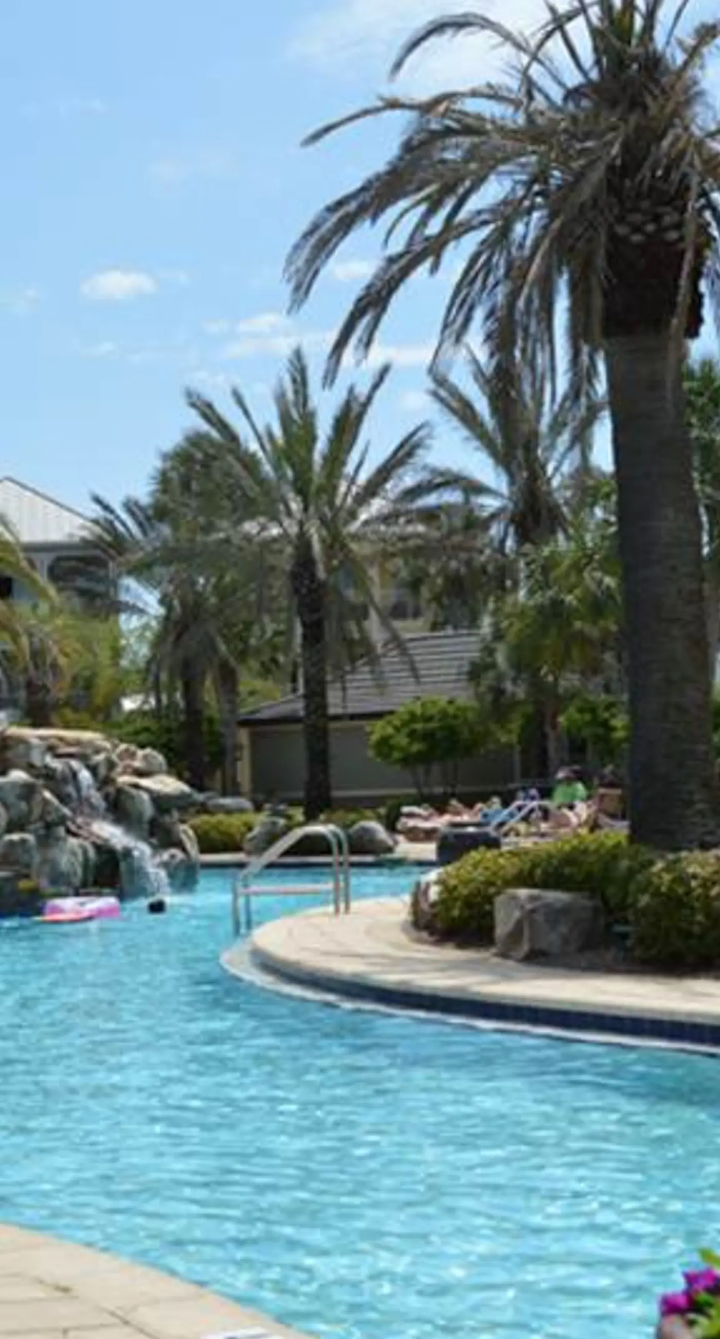 Large, Open Home, Shared Pool, Bike or Walk to the Gulf