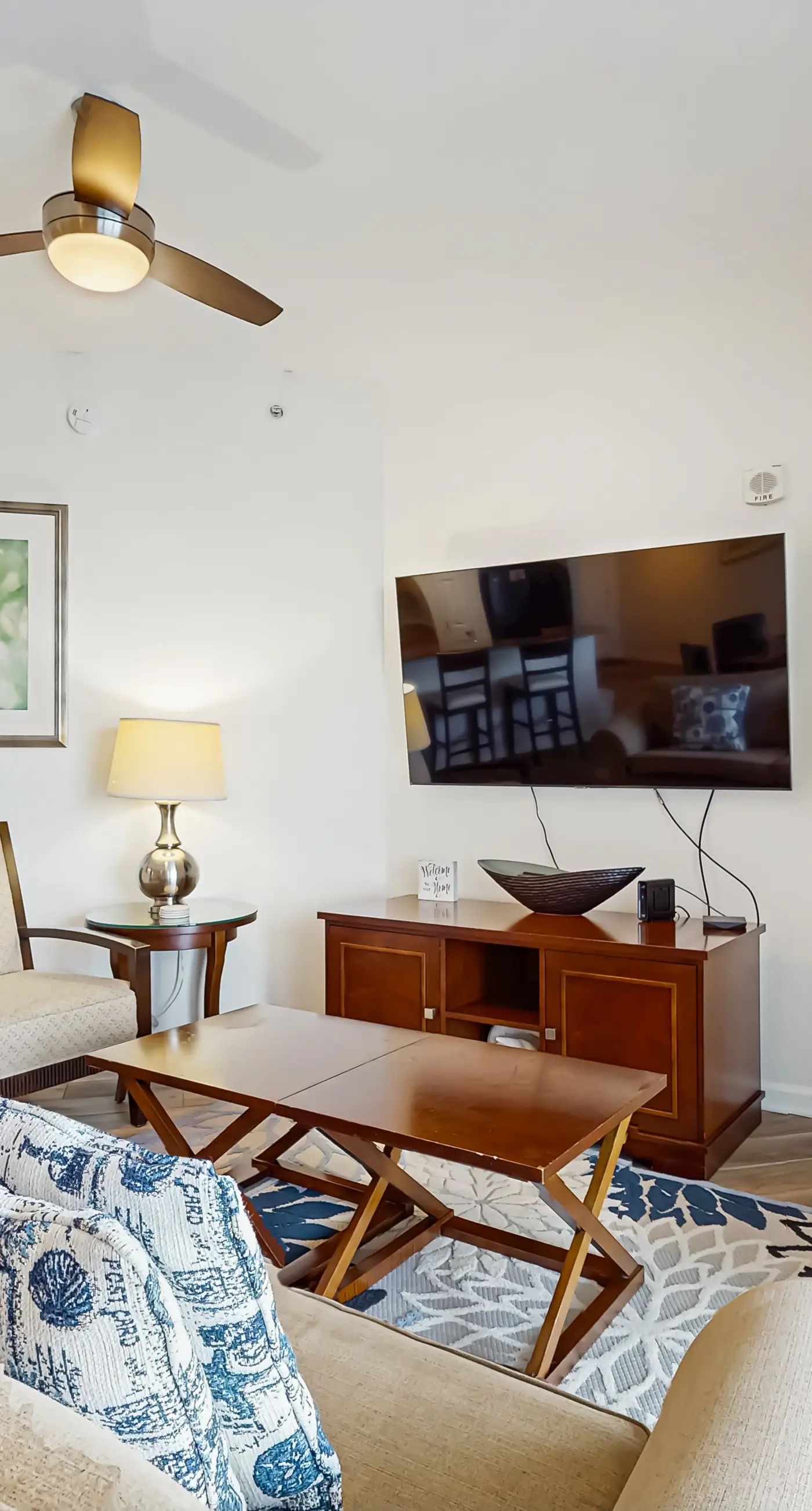 Gulf view condo with WiFi, washer/dryer, balcony, pools, & hot tub