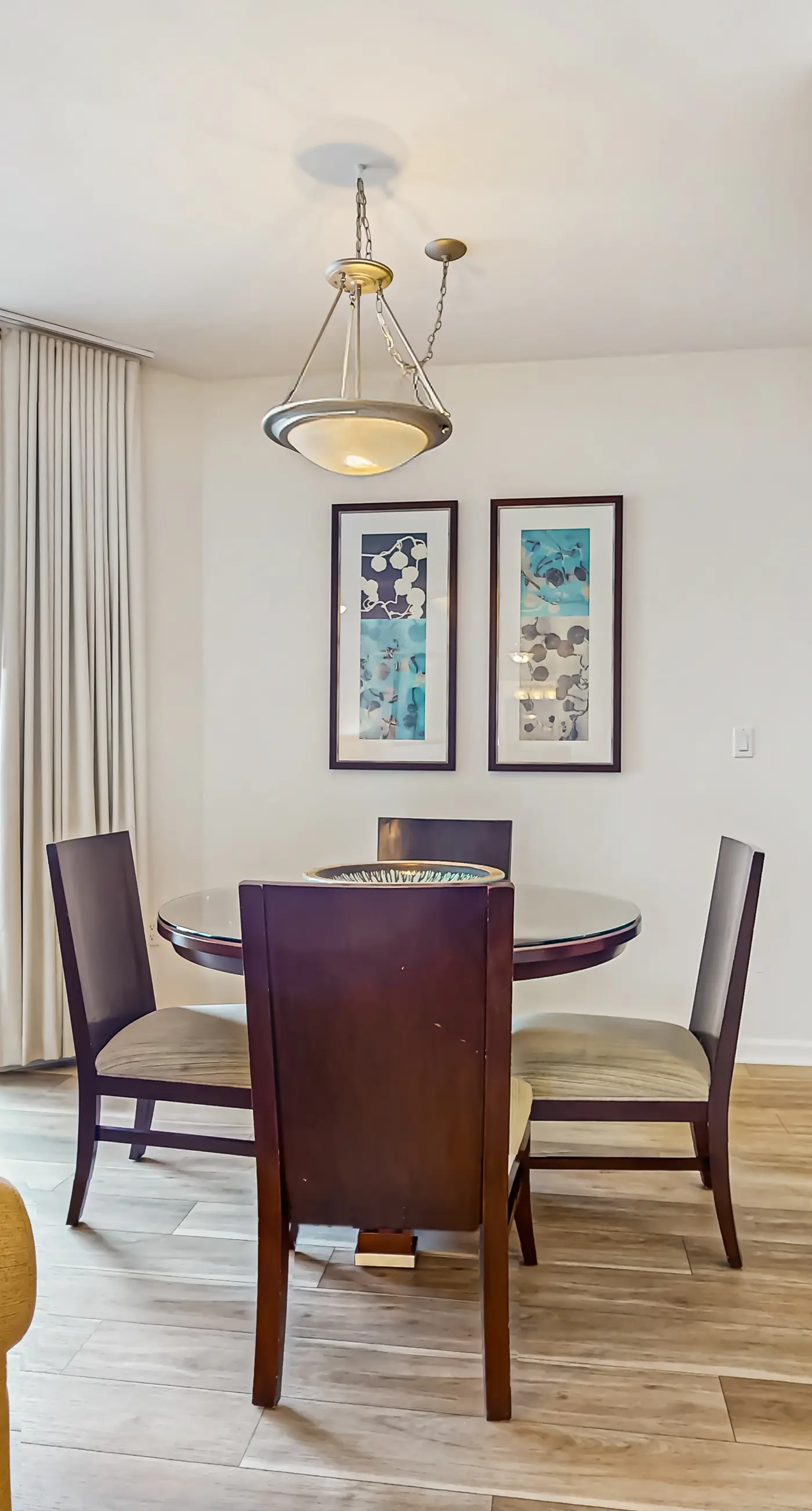 Gulf view condo with WiFi, washer/dryer, balcony, pools, & hot tub