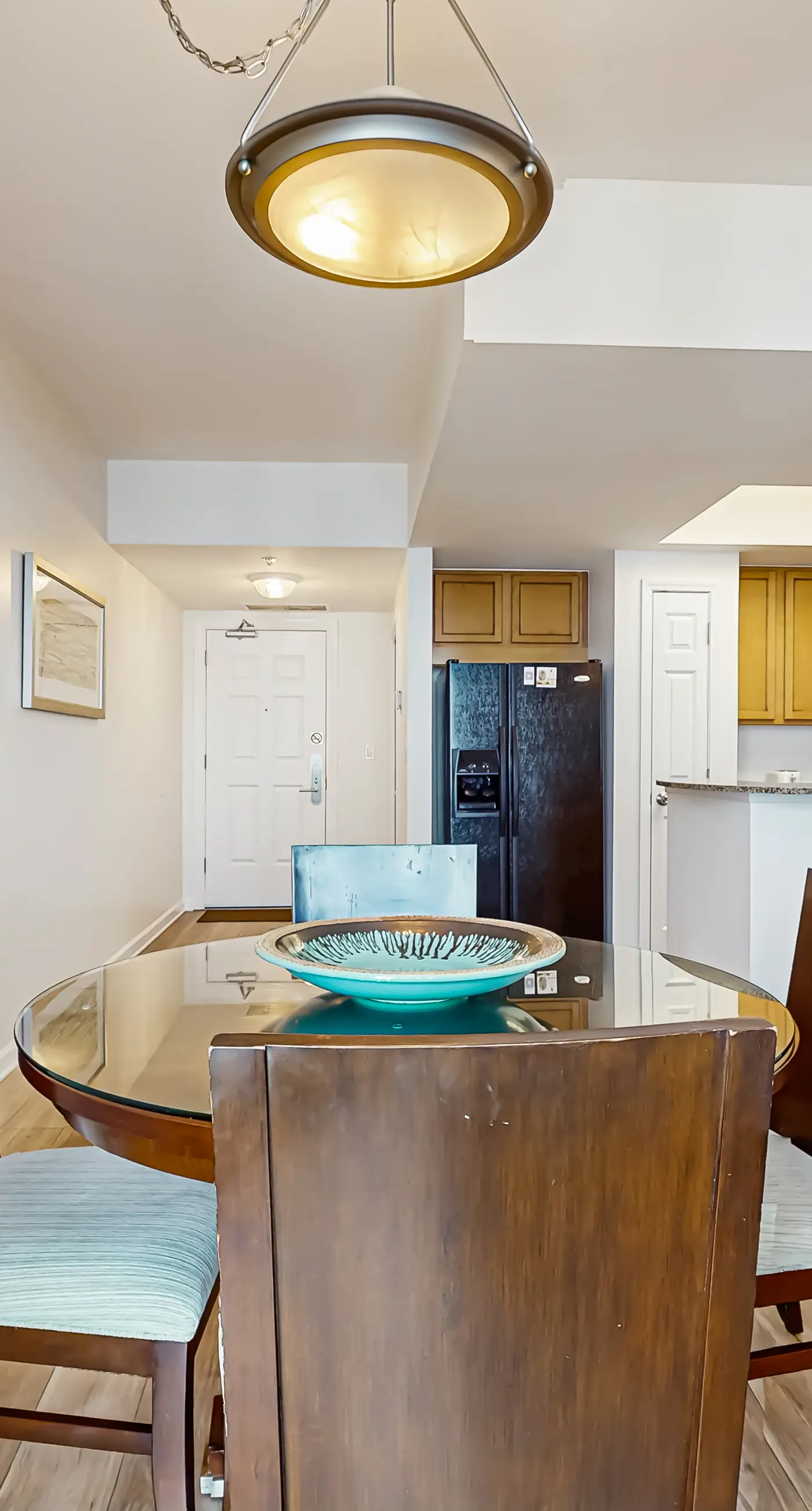 Gulf view condo with WiFi, washer/dryer, balcony, pools, & hot tub