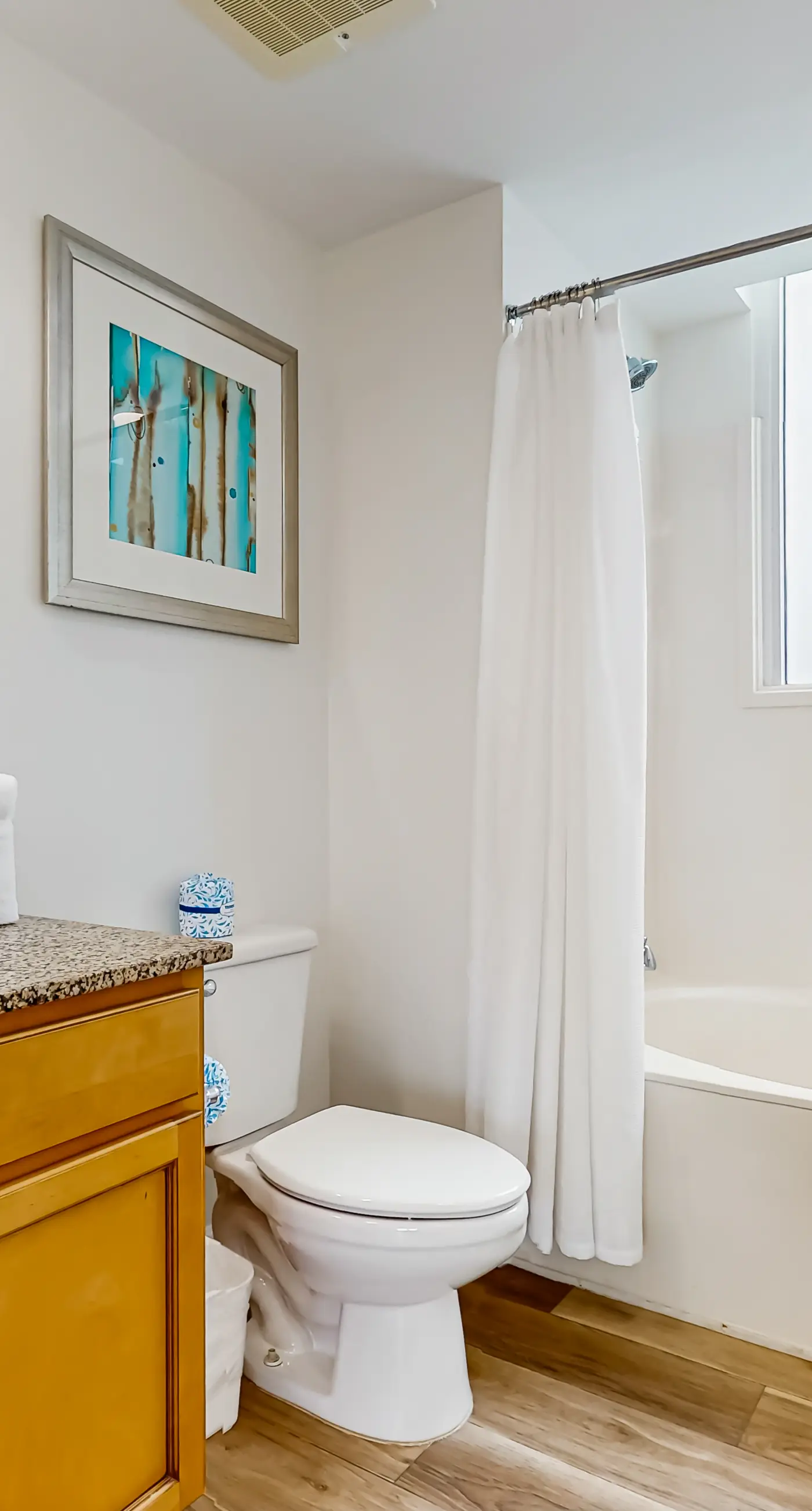 Gulf view condo with WiFi, washer/dryer, balcony, pools, & hot tub