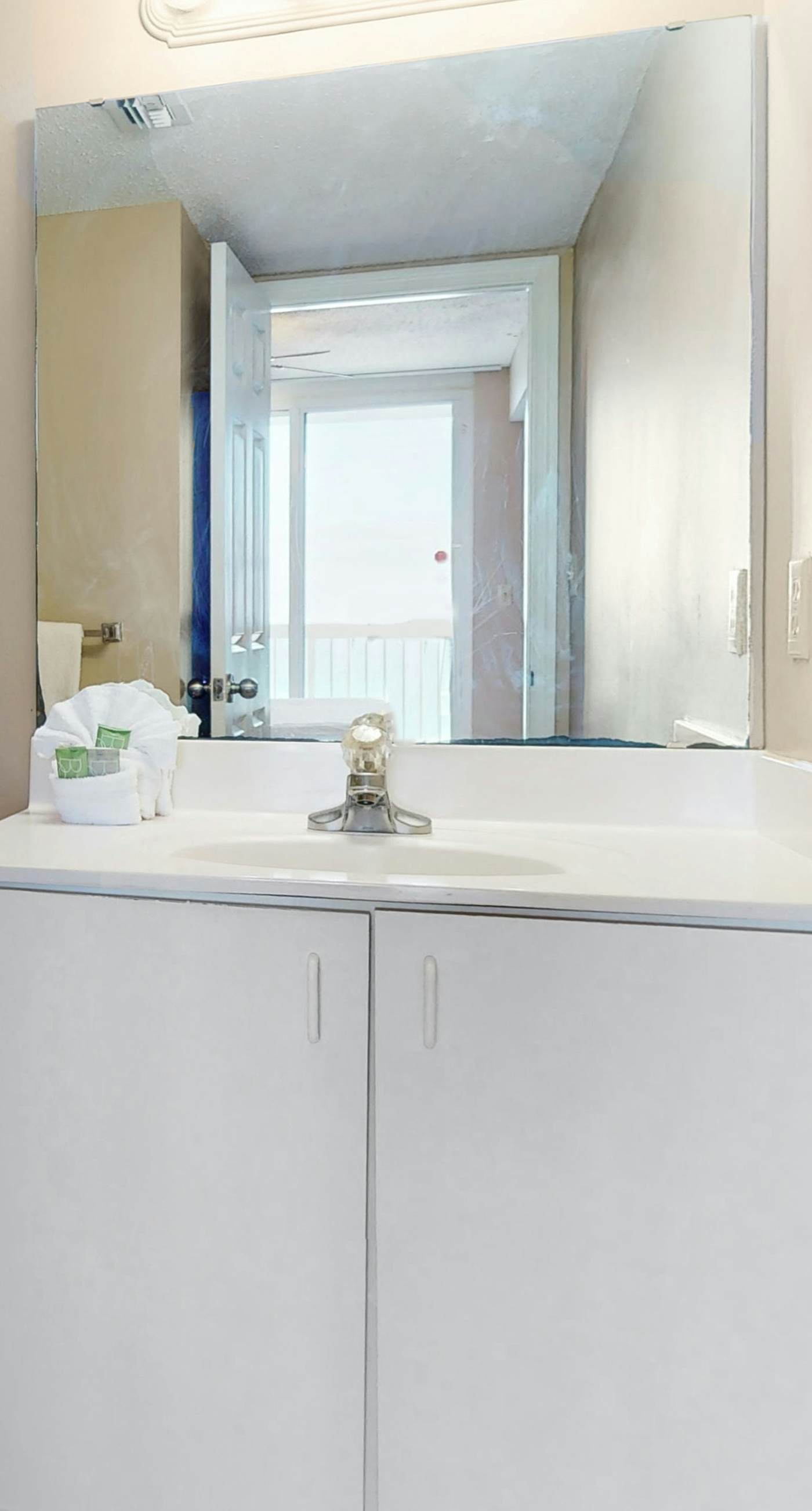 Beachfront with a heated pool & a spa