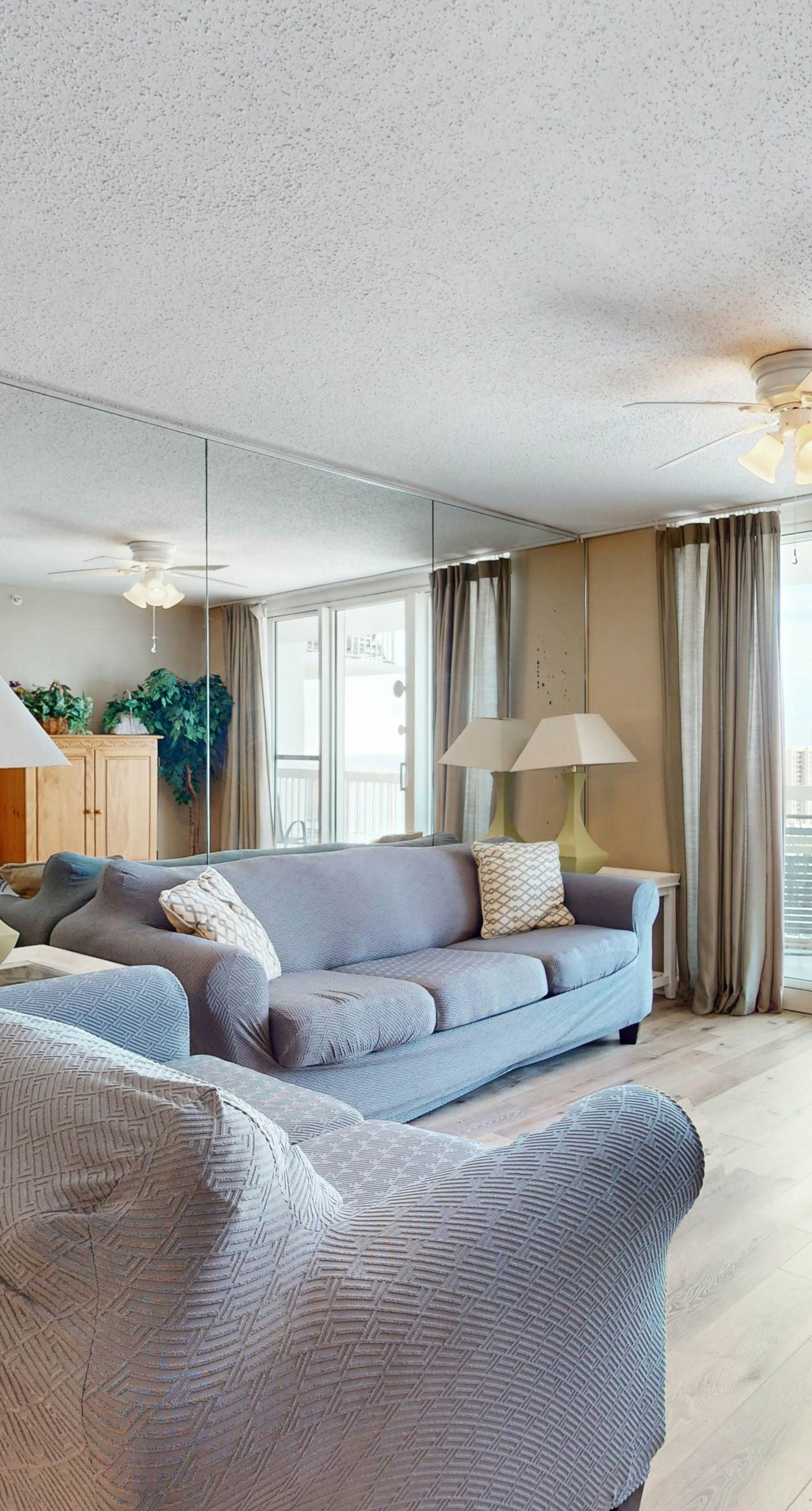 Gulf condo with fitness room, pool & hot tub